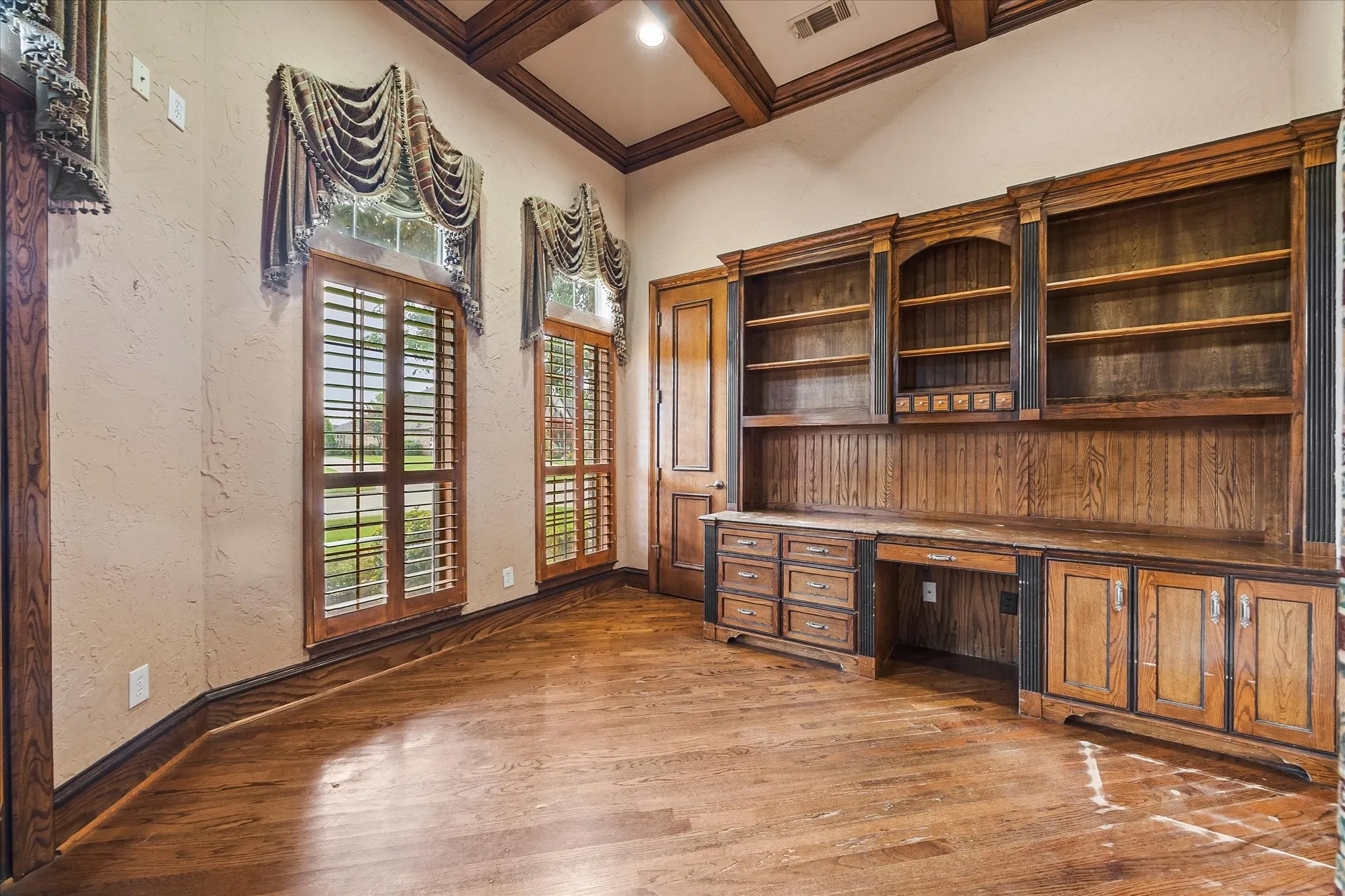Single Family Residence For Sale in Rockwall County , 700 Starlight Pass, Heath, Texas 75032, 5 Bedroom, 4 Bathroom, 3 Garage spaces, 4,133 Sqft, built in 2002, mls#21307126, Real Estate Agent in Heath, Homes For Sale in Rockwall county, Homes For Sale in Heath, Realtor in Heath Texas, Real Estate Brokerage Independent Realty Texas, Luminita Cordes Realtor