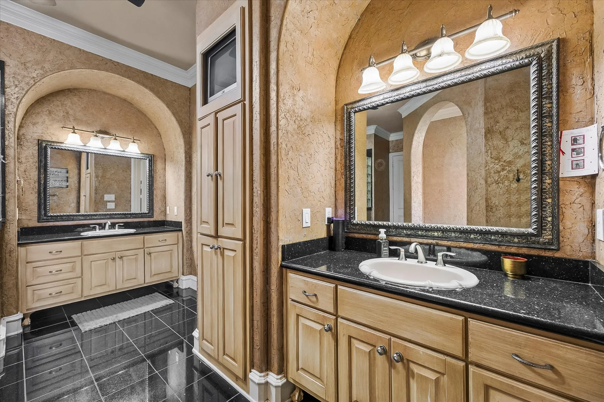 Single Family Residence For Sale in Rockwall County , 700 Starlight Pass, Heath, Texas 75032, 5 Bedroom, 4 Bathroom, 3 Garage spaces, 4,133 Sqft, built in 2002, mls#21307126, Real Estate Agent in Heath, Homes For Sale in Rockwall county, Homes For Sale in Heath, Realtor in Heath Texas, Real Estate Brokerage Independent Realty Texas, Luminita Cordes Realtor