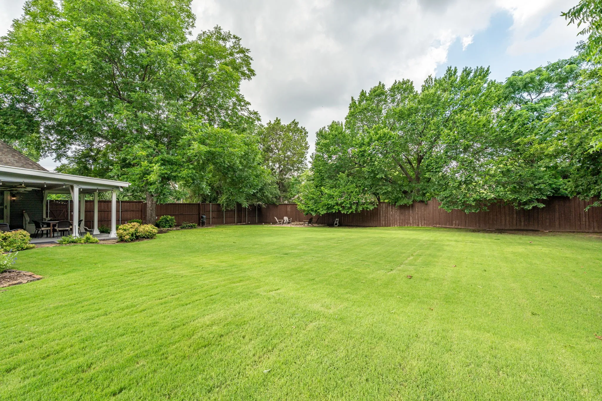 Single Family Residence For Sale in Collin County , 9121 6th Street, Frisco, Texas 75033, 3 Bedroom, 3 Bathroom, 2 Garage spaces, 2,068 Sqft, built in 1902, mls#21302728, Real Estate Agent in Frisco, Homes For Sale in Collin county, Homes For Sale in Frisco, Realtor in Frisco Texas, Real Estate Brokerage Independent Realty Texas, Luminita Cordes Realtor