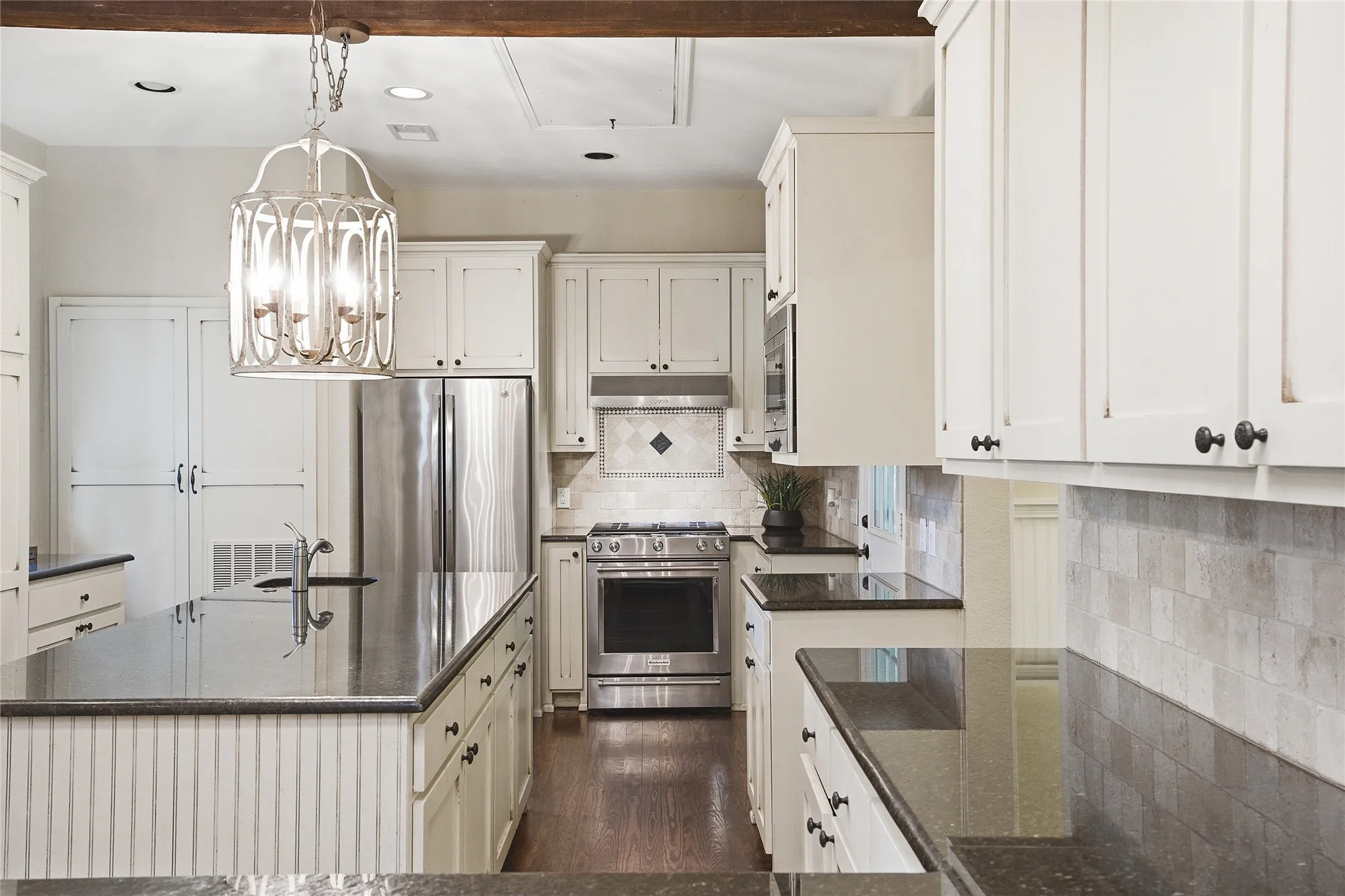 Single Family Residence For Sale in Collin County , 9121 6th Street, Frisco, Texas 75033, 3 Bedroom, 3 Bathroom, 2 Garage spaces, 2,068 Sqft, built in 1902, mls#21302728, Real Estate Agent in Frisco, Homes For Sale in Collin county, Homes For Sale in Frisco, Realtor in Frisco Texas, Real Estate Brokerage Independent Realty Texas, Luminita Cordes Realtor