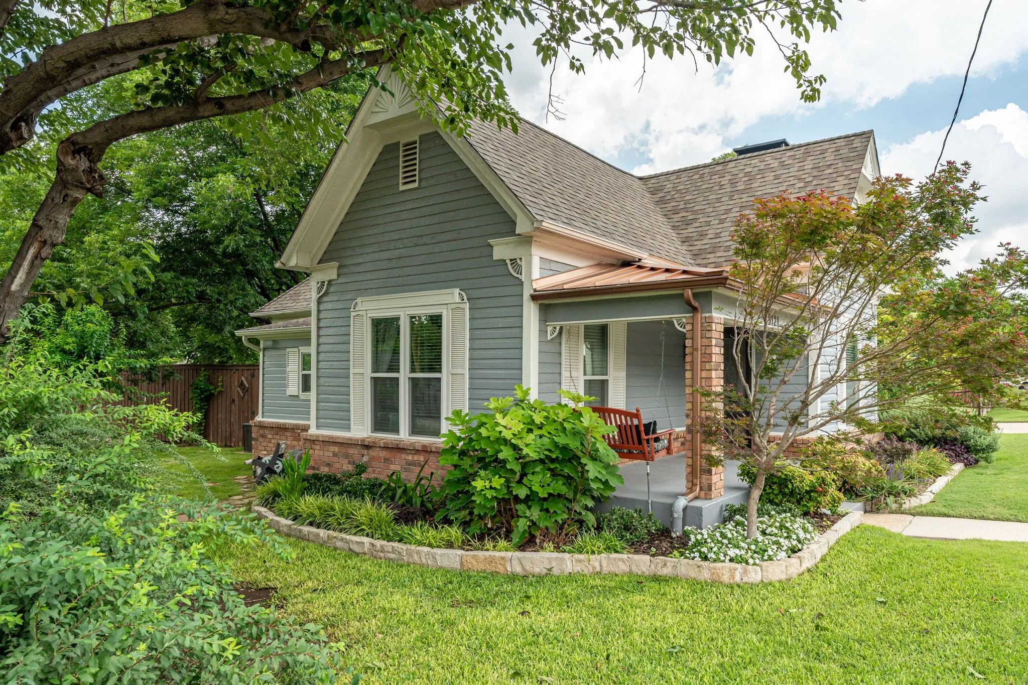 Single Family Residence For Sale in Collin County , 9121 6th Street, Frisco, Texas 75033, 3 Bedroom, 3 Bathroom, 2 Garage spaces, 2,068 Sqft, built in 1902, mls#21302728, Real Estate Agent in Frisco, Homes For Sale in Collin county, Homes For Sale in Frisco, Realtor in Frisco Texas, Real Estate Brokerage Independent Realty Texas, Luminita Cordes Realtor