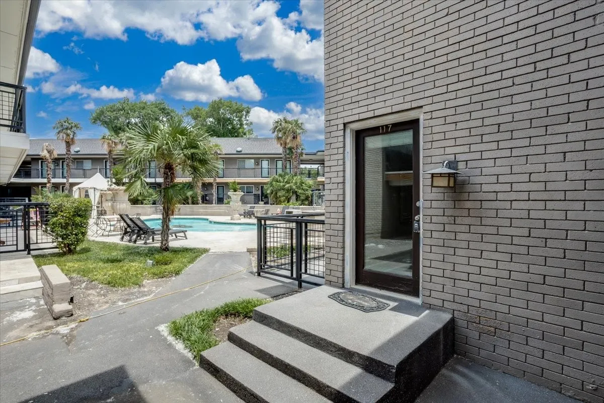 Condominium For Sale in Dallas County , 10109 Regal Park Lane 117, Dallas, Texas 75230, 2 Bedroom, 3 Bathroom, Garage spaces, 1,300 Sqft, built in 1964, mls#21289039, Real Estate Agent in Dallas, Homes For Sale in Dallas county, Homes For Sale in Dallas, Realtor in Dallas Texas, Real Estate Brokerage Independent Realty Texas, Luminita Cordes Realtor