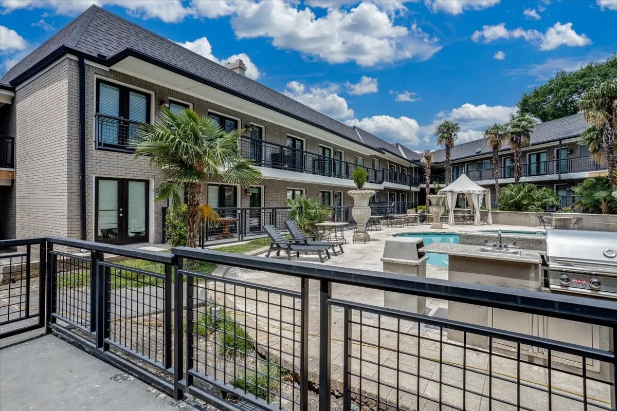Condominium For Sale in Dallas County , 10109 Regal Park Lane 117, Dallas, Texas 75230, 2 Bedroom, 3 Bathroom, Garage spaces, 1,300 Sqft, built in 1964, mls#21289039, Real Estate Agent in Dallas, Homes For Sale in Dallas county, Homes For Sale in Dallas, Realtor in Dallas Texas, Real Estate Brokerage Independent Realty Texas, Luminita Cordes Realtor