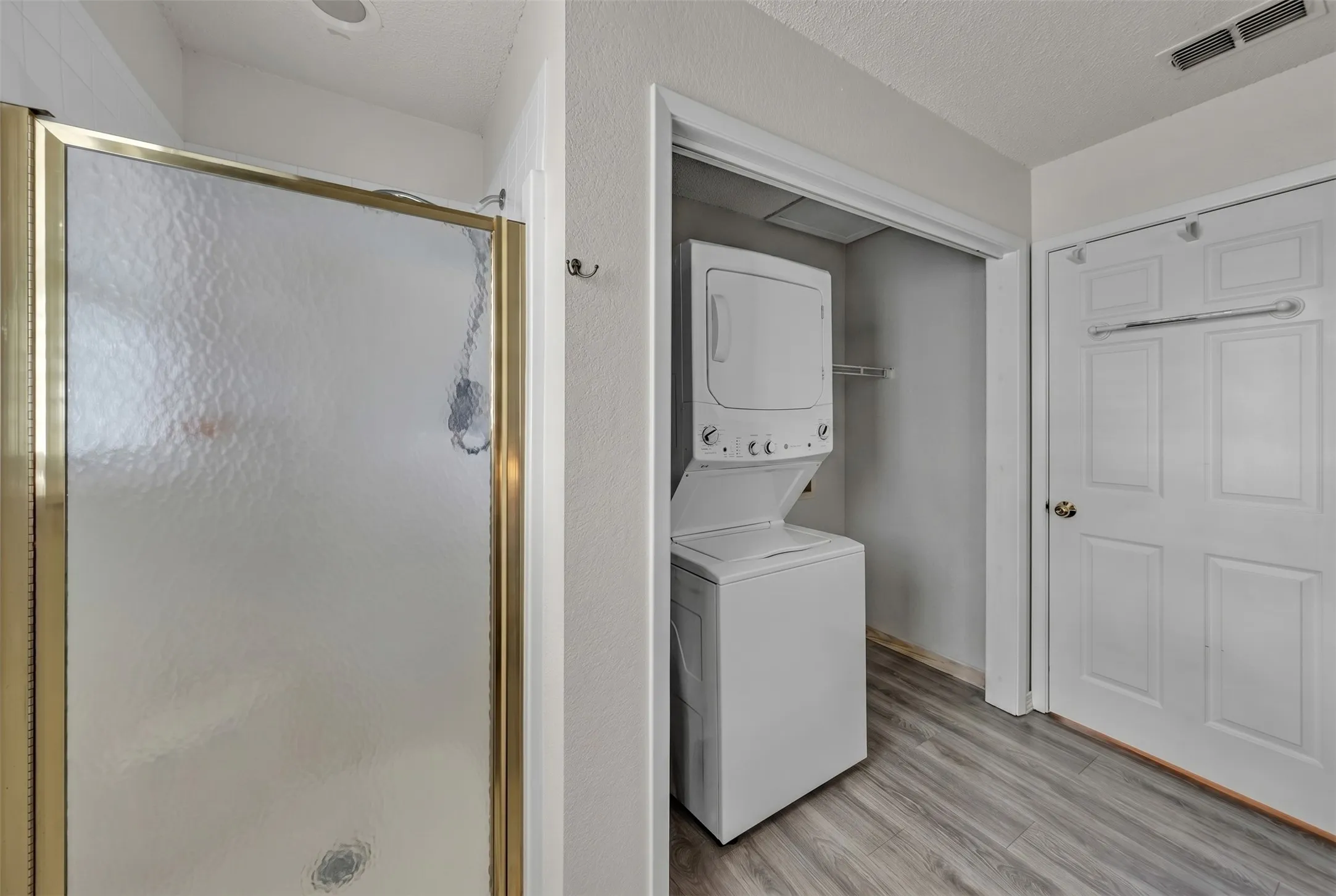 Single Family Residence For Sale in Somervell County , 1016 County Road 314, Cleburne, Texas 76031, 5 Bedroom, 2 Bathroom, Garage spaces, 3,544 Sqft, built in 1972, mls#21302831, Real Estate Agent in Cleburne, Homes For Sale in Somervell county, Homes For Sale in Cleburne, Realtor in Cleburne Texas, Real Estate Brokerage Independent Realty Texas, Luminita Cordes Realtor