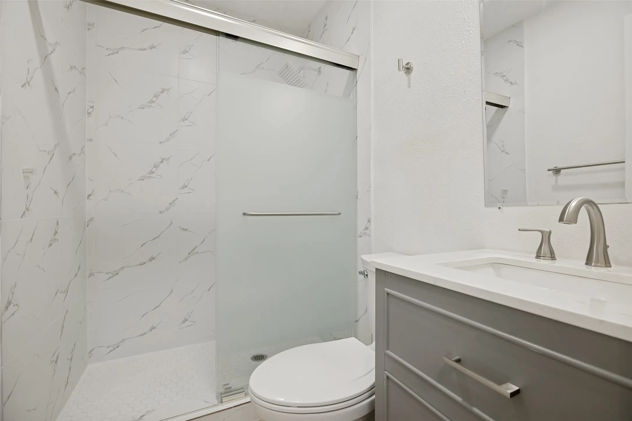Single Family Residence For Sale in Dallas County , 101 S Lois Lane, Richardson, Texas 75081, 4 Bedroom, 3 Bathroom, 2 Garage spaces, 2,352 Sqft, built in 1965, mls#21307374, Real Estate Agent in Richardson, Homes For Sale in Dallas county, Homes For Sale in Richardson, Realtor in Richardson Texas, Real Estate Brokerage Independent Realty Texas, Luminita Cordes Realtor