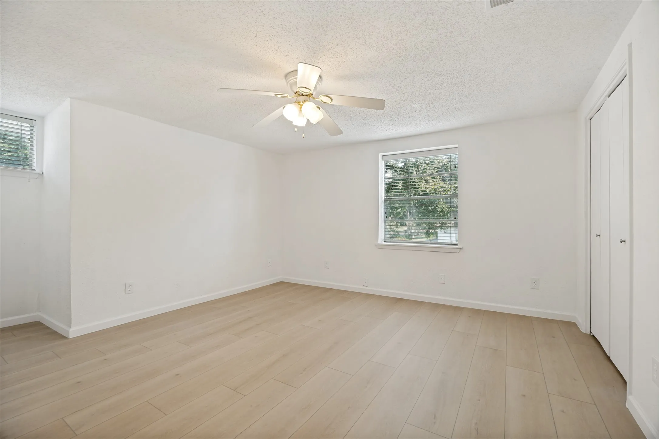 Single Family Residence For Sale in Dallas County , 101 S Lois Lane, Richardson, Texas 75081, 4 Bedroom, 3 Bathroom, 2 Garage spaces, 2,352 Sqft, built in 1965, mls#21307374, Real Estate Agent in Richardson, Homes For Sale in Dallas county, Homes For Sale in Richardson, Realtor in Richardson Texas, Real Estate Brokerage Independent Realty Texas, Luminita Cordes Realtor