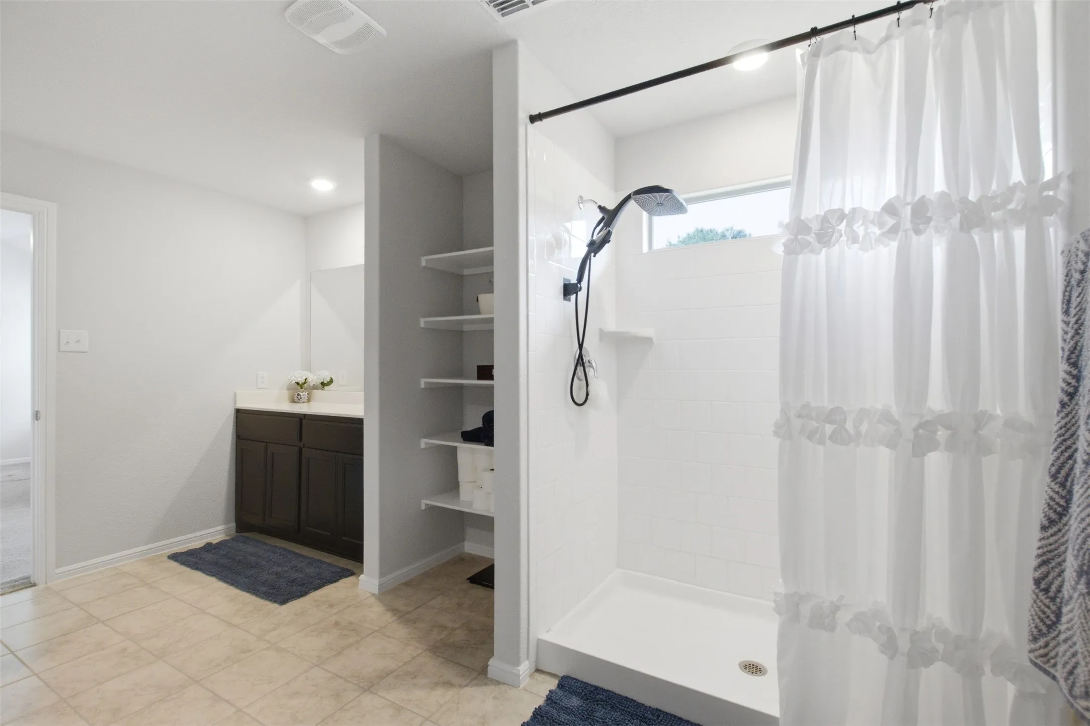 Single Family Residence For Sale in Denton County , 3713 Ridgeway Lane, Denton, Texas 76226, 4 Bedroom, 2 Bathroom, 2 Garage spaces, 1,920 Sqft, built in 2022, mls#21307730, Real Estate Agent in Denton, Homes For Sale in Denton county, Homes For Sale in Denton, Realtor in Denton Texas, Real Estate Brokerage Independent Realty Texas, Luminita Cordes Realtor