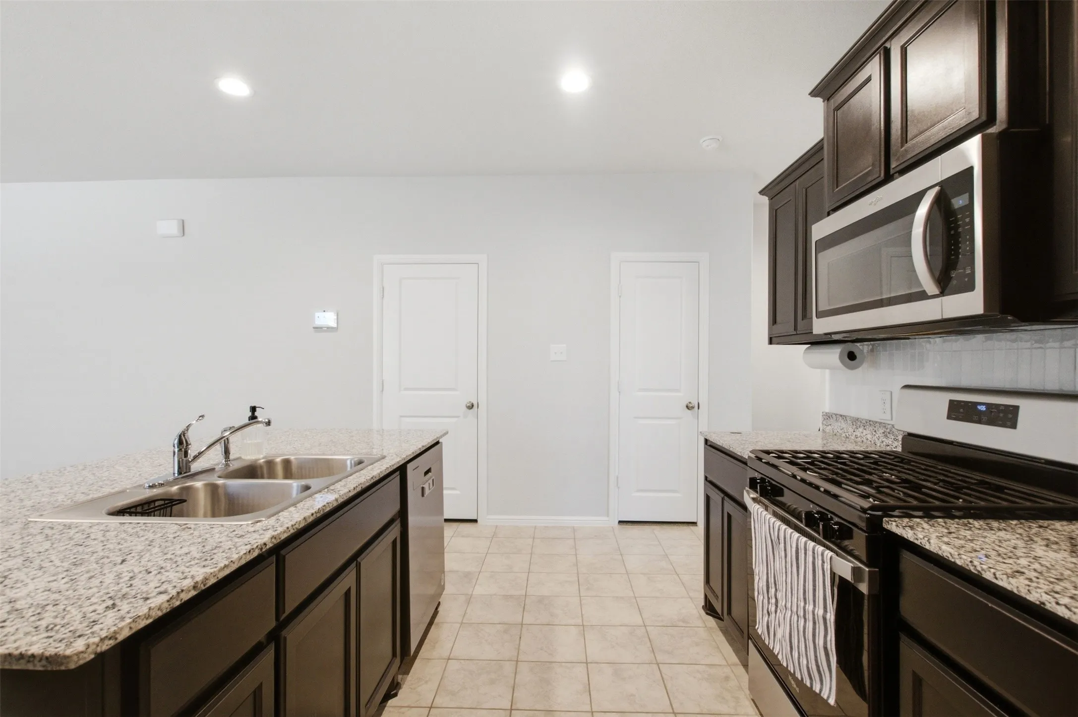 Single Family Residence For Sale in Denton County , 3713 Ridgeway Lane, Denton, Texas 76226, 4 Bedroom, 2 Bathroom, 2 Garage spaces, 1,920 Sqft, built in 2022, mls#21307730, Real Estate Agent in Denton, Homes For Sale in Denton county, Homes For Sale in Denton, Realtor in Denton Texas, Real Estate Brokerage Independent Realty Texas, Luminita Cordes Realtor