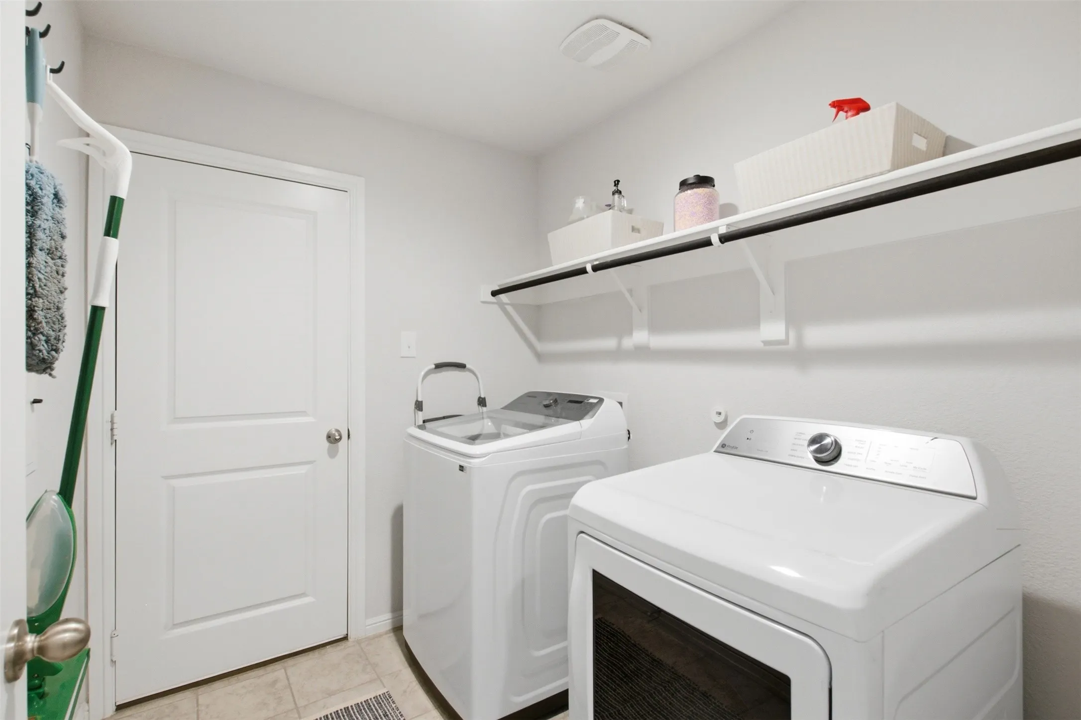 Single Family Residence For Sale in Denton County , 3713 Ridgeway Lane, Denton, Texas 76226, 4 Bedroom, 2 Bathroom, 2 Garage spaces, 1,920 Sqft, built in 2022, mls#21307730, Real Estate Agent in Denton, Homes For Sale in Denton county, Homes For Sale in Denton, Realtor in Denton Texas, Real Estate Brokerage Independent Realty Texas, Luminita Cordes Realtor