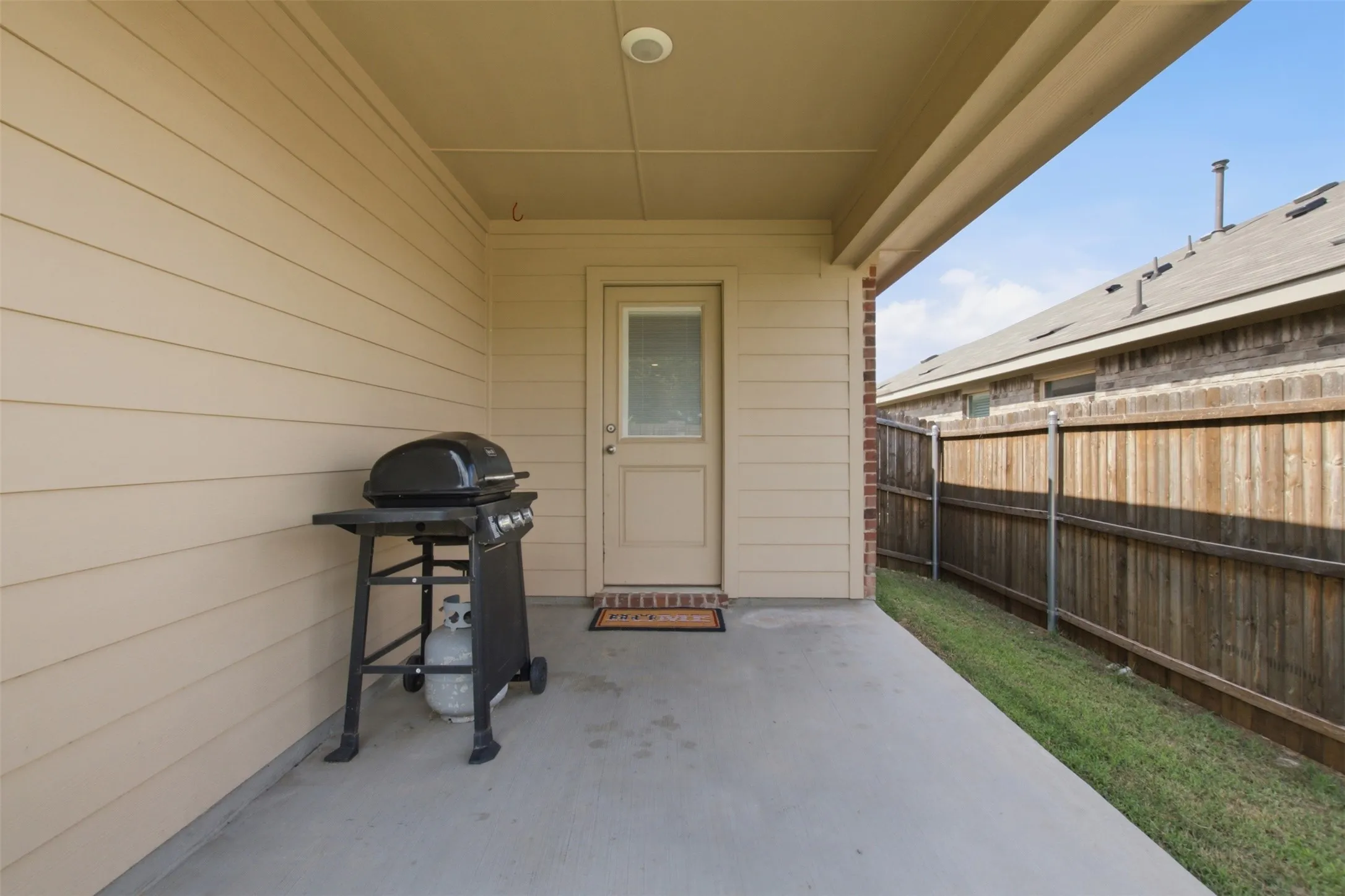 Single Family Residence For Sale in Denton County , 3713 Ridgeway Lane, Denton, Texas 76226, 4 Bedroom, 2 Bathroom, 2 Garage spaces, 1,920 Sqft, built in 2022, mls#21307730, Real Estate Agent in Denton, Homes For Sale in Denton county, Homes For Sale in Denton, Realtor in Denton Texas, Real Estate Brokerage Independent Realty Texas, Luminita Cordes Realtor