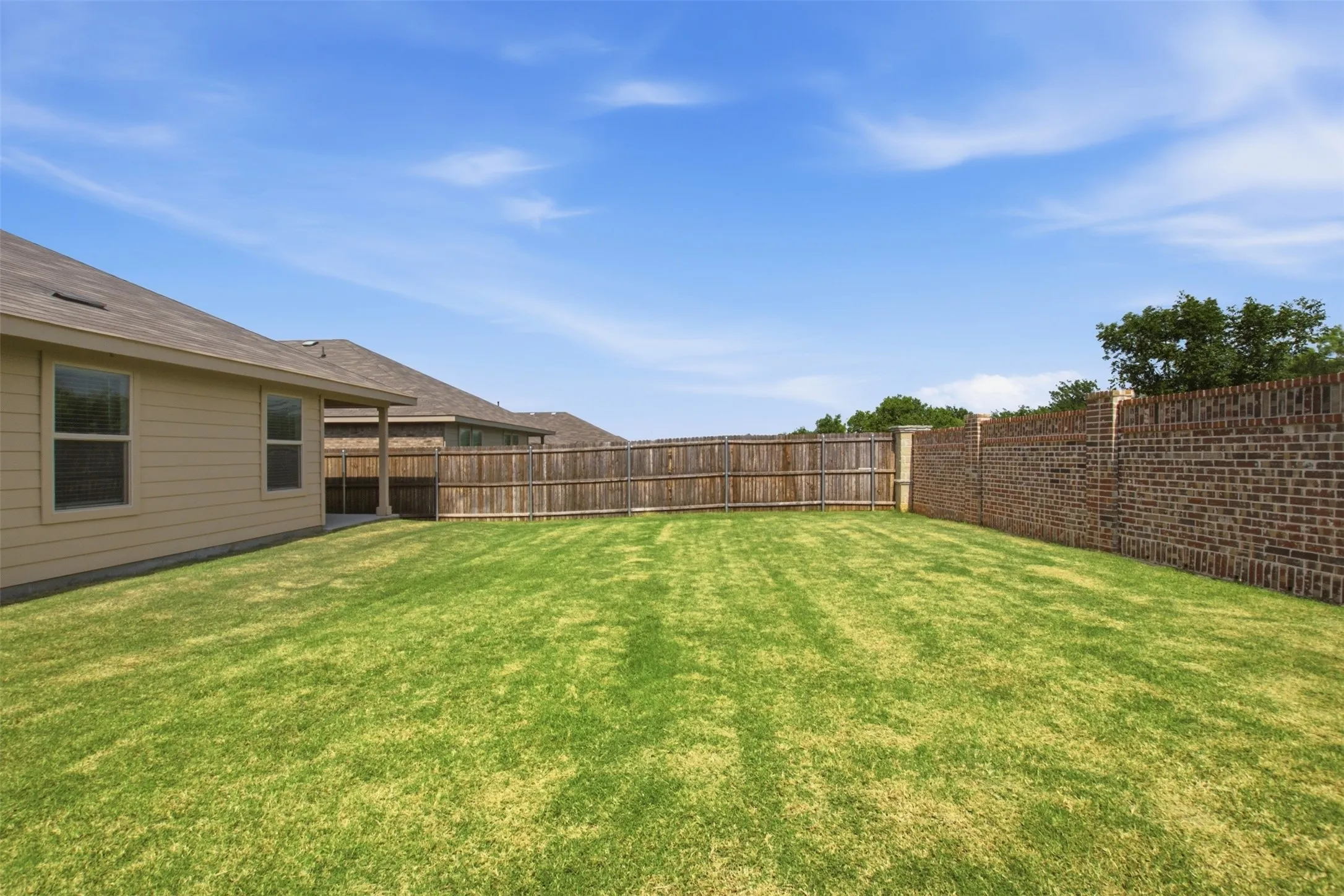 Single Family Residence For Sale in Denton County , 3713 Ridgeway Lane, Denton, Texas 76226, 4 Bedroom, 2 Bathroom, 2 Garage spaces, 1,920 Sqft, built in 2022, mls#21307730, Real Estate Agent in Denton, Homes For Sale in Denton county, Homes For Sale in Denton, Realtor in Denton Texas, Real Estate Brokerage Independent Realty Texas, Luminita Cordes Realtor