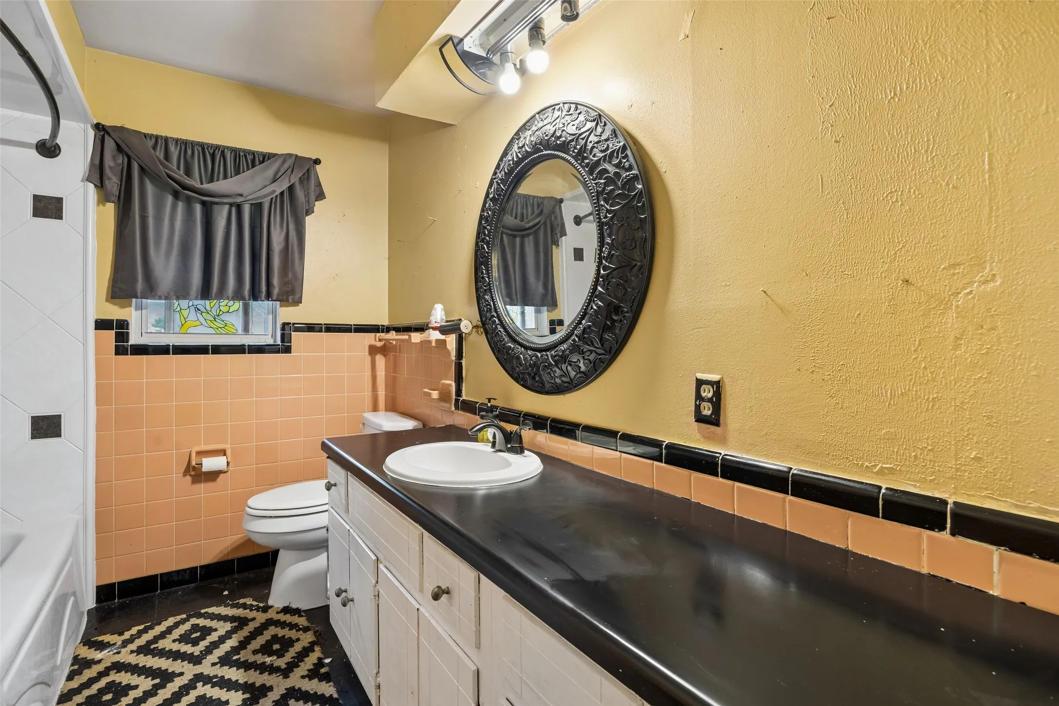 Single Family Residence For Sale in Dallas County , 724 W Five Mile Parkway, Dallas, Texas 75224, 3 Bedroom, 3 Bathroom, 2 Garage spaces, 2,207 Sqft, built in 1957, mls#21304476, Real Estate Agent in Dallas, Homes For Sale in Dallas county, Homes For Sale in Dallas, Realtor in Dallas Texas, Real Estate Brokerage Independent Realty Texas, Luminita Cordes Realtor