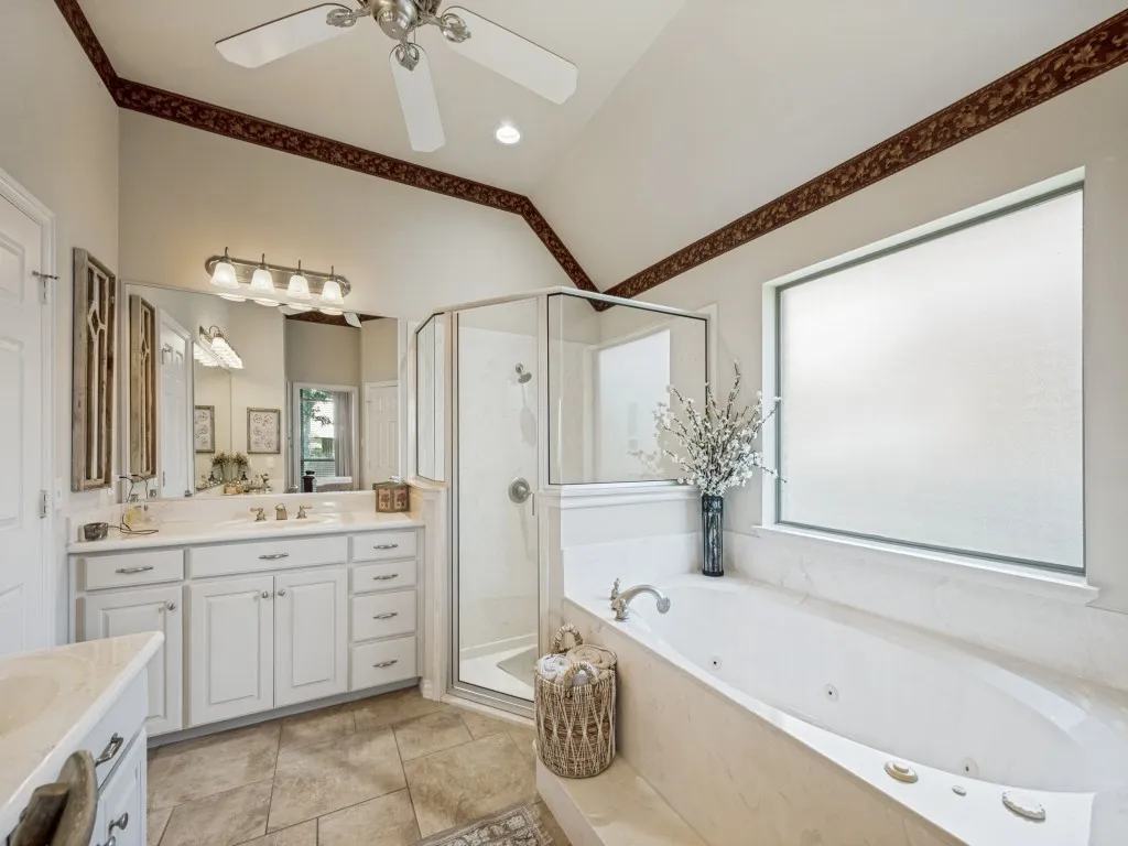 Single Family Residence For Sale in Tarrant County , 8115 Oak Hollow Drive, Arlington, Texas 76001, 4 Bedroom, 3 Bathroom, 3 Garage spaces, 2,560 Sqft, built in 2006, mls#21306357, Real Estate Agent in Arlington, Homes For Sale in Tarrant county, Homes For Sale in Arlington, Realtor in Arlington Texas, Real Estate Brokerage Independent Realty Texas, Luminita Cordes Realtor