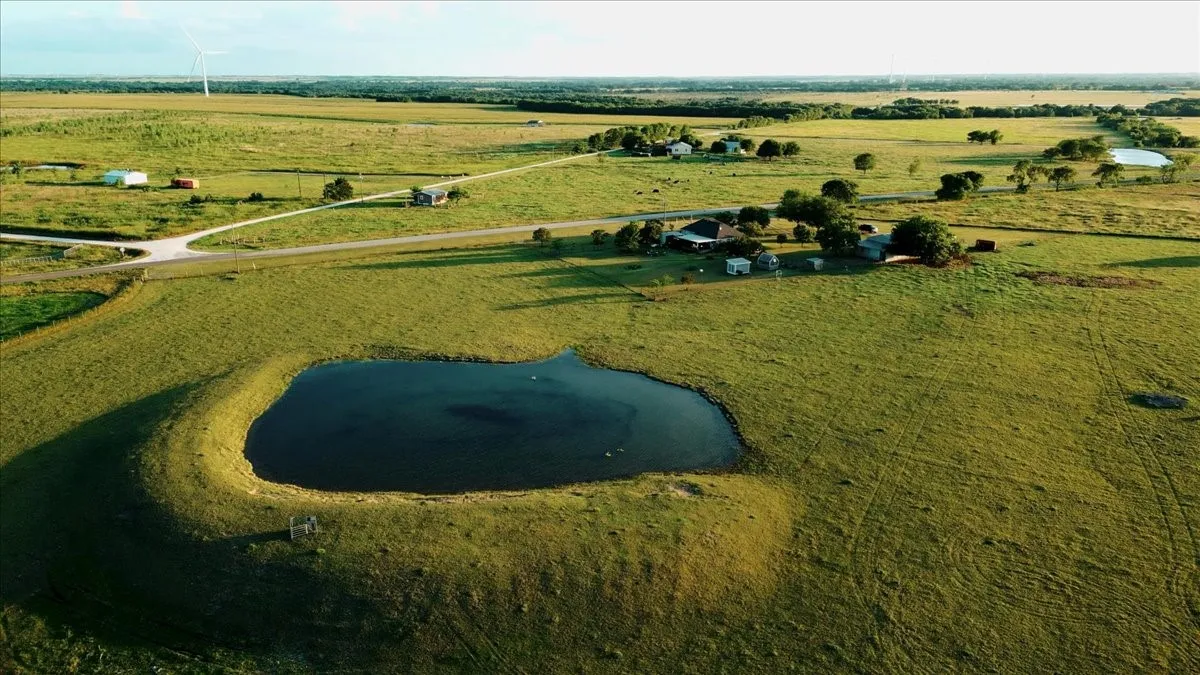 Farm For Sale in Limestone County , 2951 FM 936, Hubbard, Texas 76648, 3 Bedroom, 2 Bathroom, 2 Garage spaces, 1,541 Sqft, built in 2001, mls#21307241, Real Estate Agent in Hubbard, Homes For Sale in Limestone county, Homes For Sale in Hubbard, Realtor in Hubbard Texas, Real Estate Brokerage Independent Realty Texas, Luminita Cordes Realtor