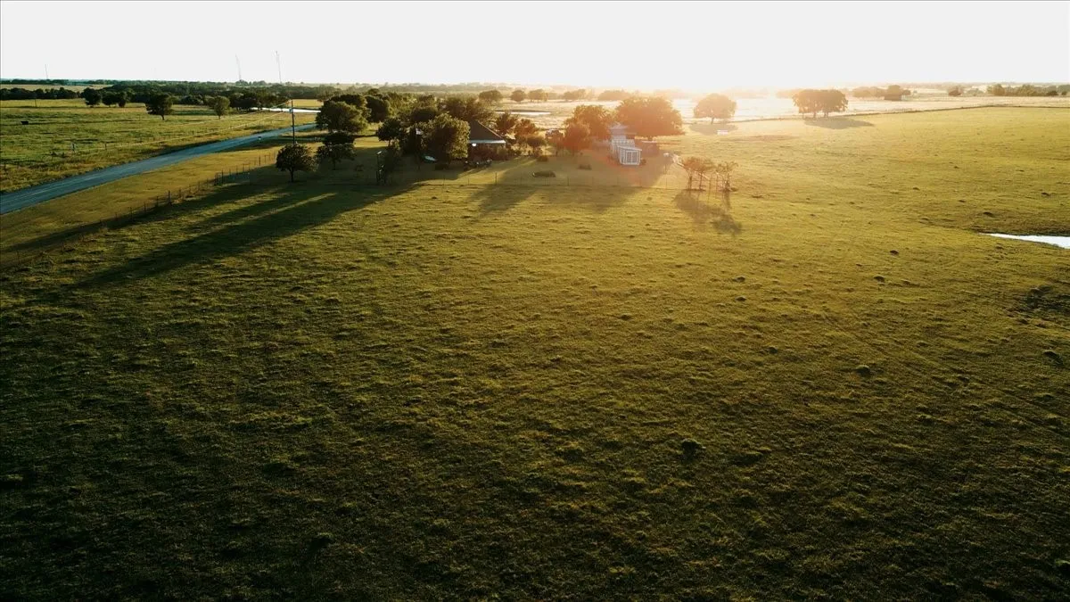 Farm For Sale in Limestone County , 2951 FM 936, Hubbard, Texas 76648, 3 Bedroom, 2 Bathroom, 2 Garage spaces, 1,541 Sqft, built in 2001, mls#21307241, Real Estate Agent in Hubbard, Homes For Sale in Limestone county, Homes For Sale in Hubbard, Realtor in Hubbard Texas, Real Estate Brokerage Independent Realty Texas, Luminita Cordes Realtor