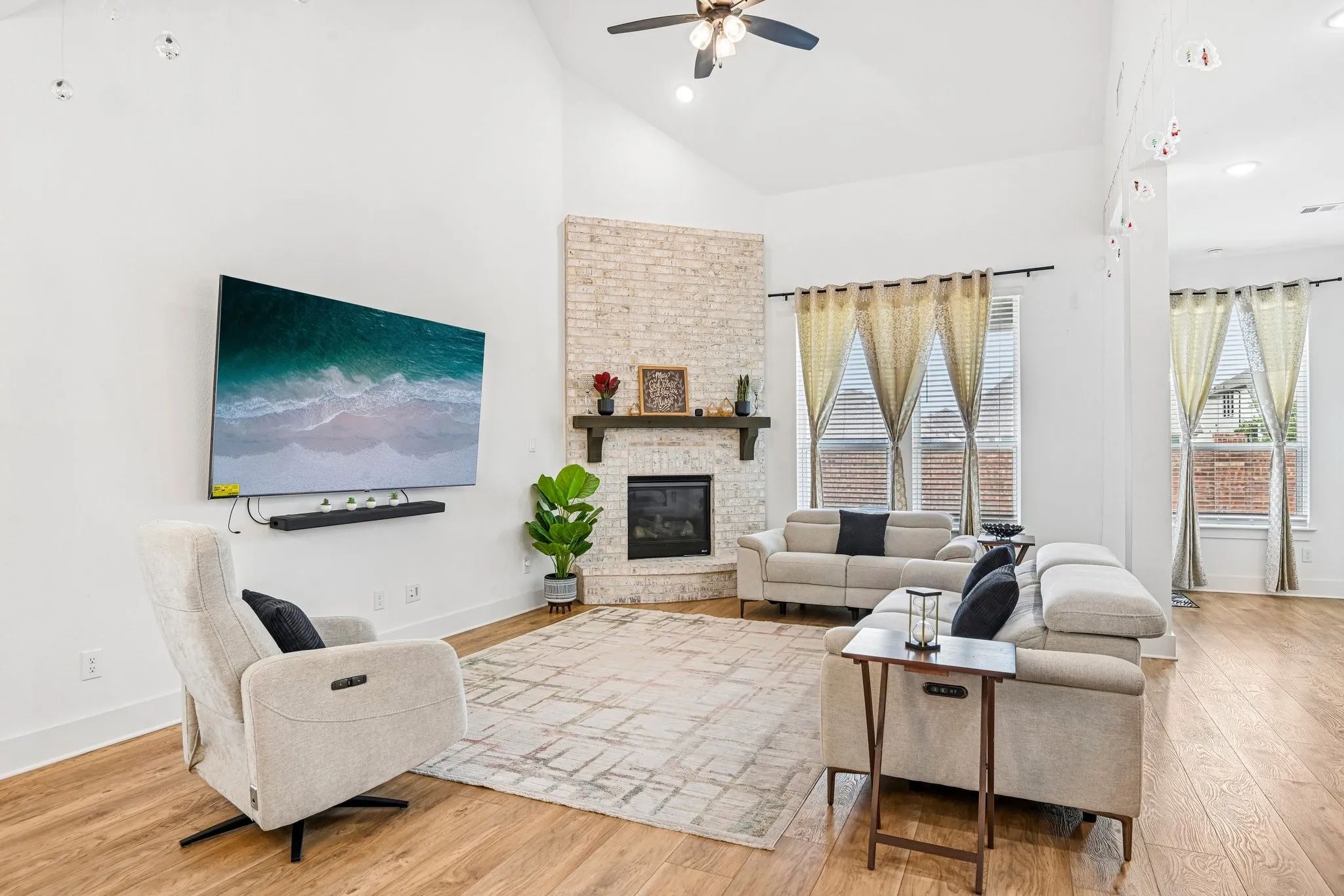 Single Family Residence For Sale in Collin County , 3110 Campbell Drive, Melissa, Texas 75454, 5 Bedroom, 4 Bathroom, 2 Garage spaces, 3,210 Sqft, built in 2023, mls#21307746, Real Estate Agent in Melissa, Homes For Sale in Collin county, Homes For Sale in Melissa, Realtor in Melissa Texas, Real Estate Brokerage Independent Realty Texas, Luminita Cordes Realtor