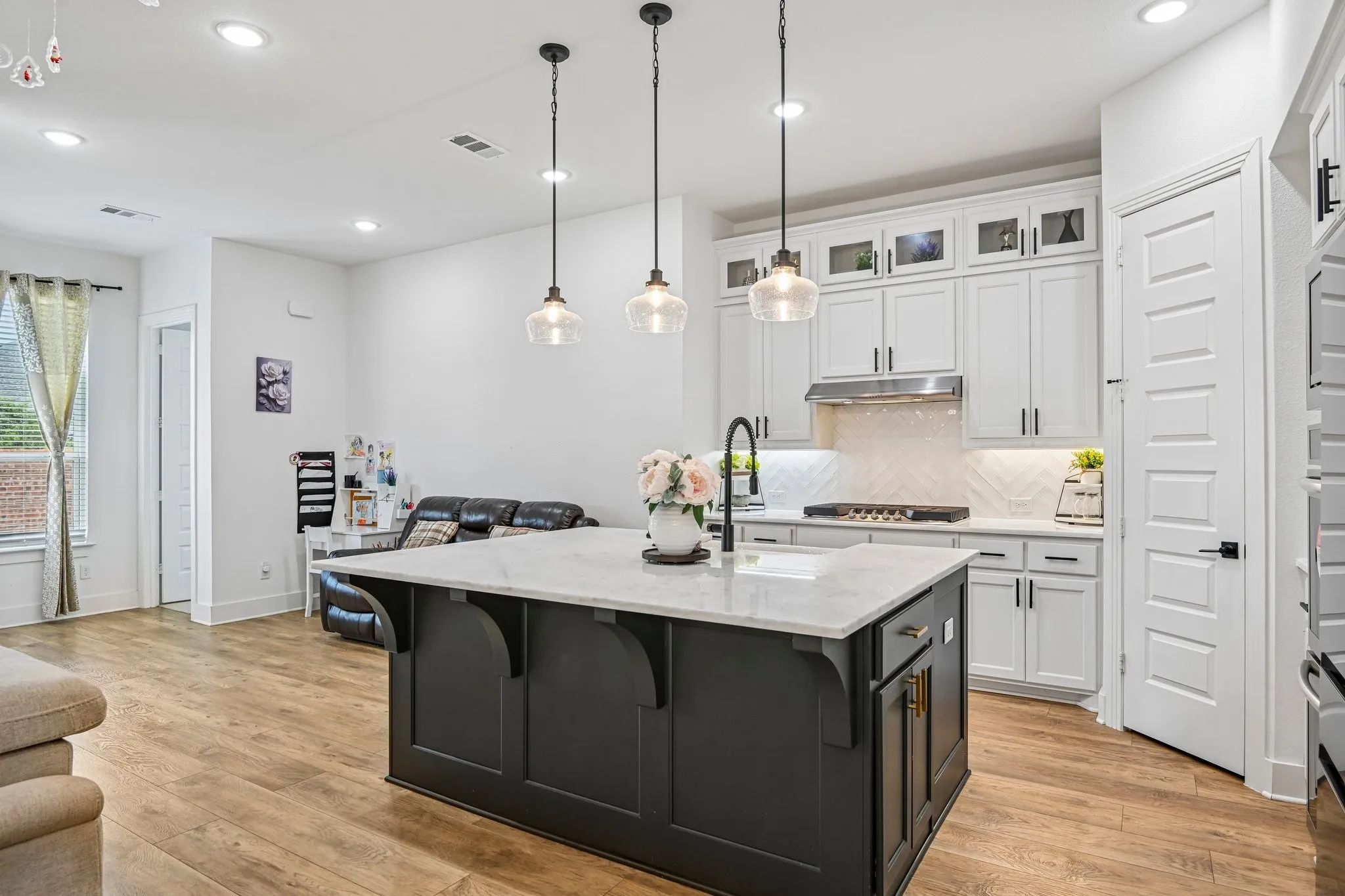 Single Family Residence For Sale in Collin County , 3110 Campbell Drive, Melissa, Texas 75454, 5 Bedroom, 4 Bathroom, 2 Garage spaces, 3,210 Sqft, built in 2023, mls#21307746, Real Estate Agent in Melissa, Homes For Sale in Collin county, Homes For Sale in Melissa, Realtor in Melissa Texas, Real Estate Brokerage Independent Realty Texas, Luminita Cordes Realtor