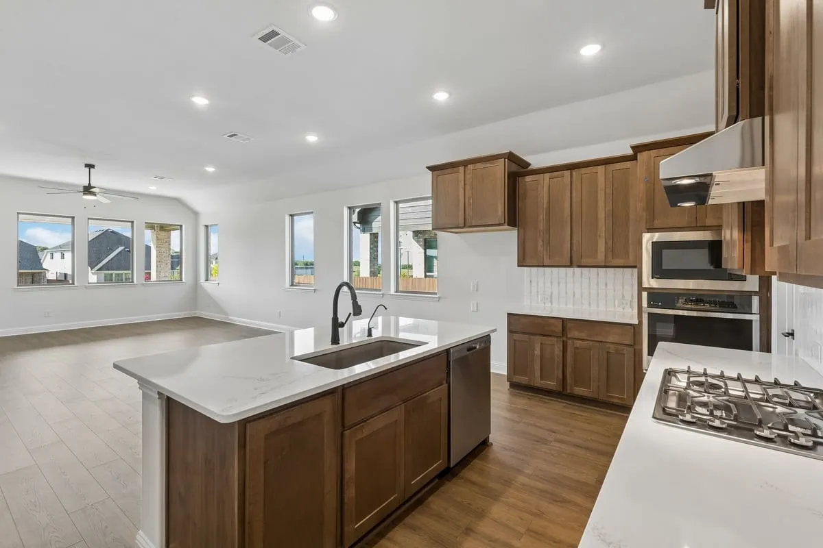 10-3808Summerfield_010
