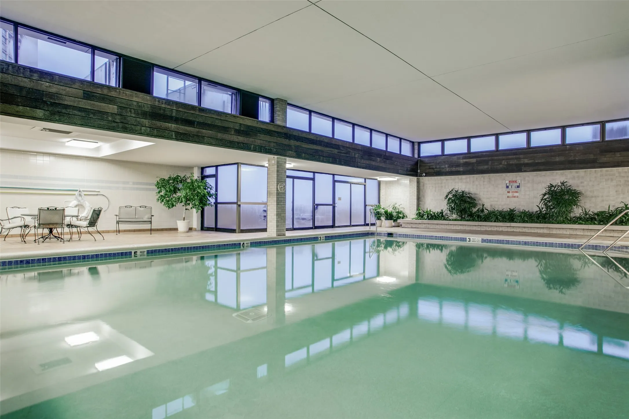 Condominium For Sale in Dallas County , 6335 W Northwest Highway 1013, Dallas, Texas 75225, 2 Bedroom, 2 Bathroom, 1 Garage spaces, 1,770 Sqft, built in 1966, mls#21303697, Real Estate Agent in Dallas, Homes For Sale in Dallas county, Homes For Sale in Dallas, Realtor in Dallas Texas, Real Estate Brokerage Independent Realty Texas, Luminita Cordes Realtor