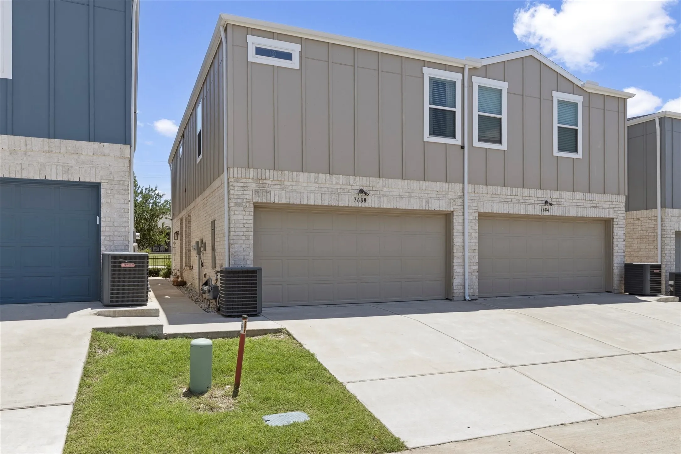 Townhouse For Rent in Tarrant County , 7688 Resting Mews, North Richland Hills, Texas 76182, 3 Bedroom, 3 Bathroom, 2 Garage spaces, 1,497 Sqft, built in 2020, mls#21307612, Real Estate Agent in North Richland Hills, Homes For Rent in Tarrant county, Homes For Rent in North Richland Hills, Realtor in North Richland Hills Texas, Real Estate Brokerage Independent Realty Texas, Luminita Cordes Realtor
