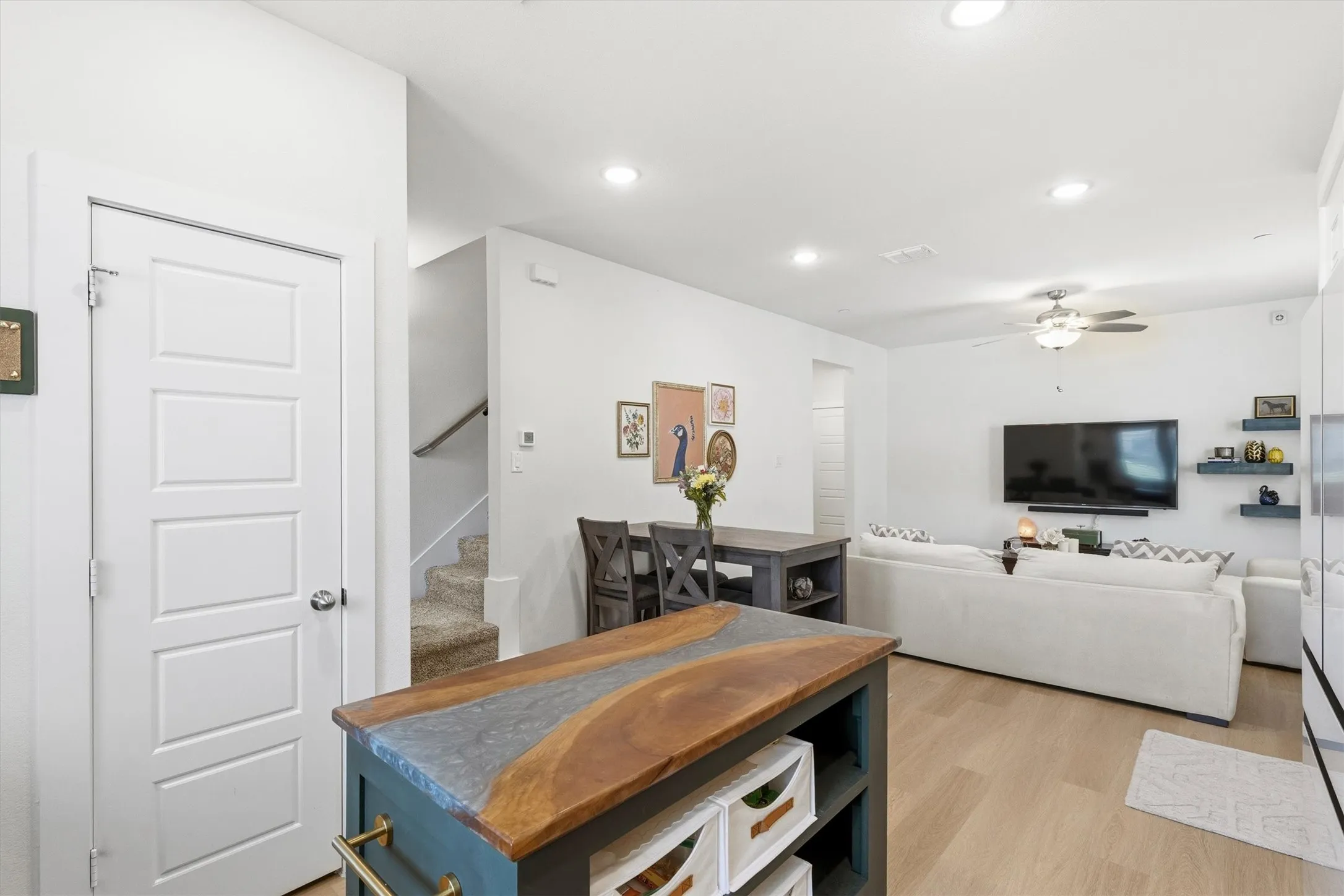 Townhouse For Rent in Tarrant County , 7688 Resting Mews, North Richland Hills, Texas 76182, 3 Bedroom, 3 Bathroom, 2 Garage spaces, 1,497 Sqft, built in 2020, mls#21307612, Real Estate Agent in North Richland Hills, Homes For Rent in Tarrant county, Homes For Rent in North Richland Hills, Realtor in North Richland Hills Texas, Real Estate Brokerage Independent Realty Texas, Luminita Cordes Realtor