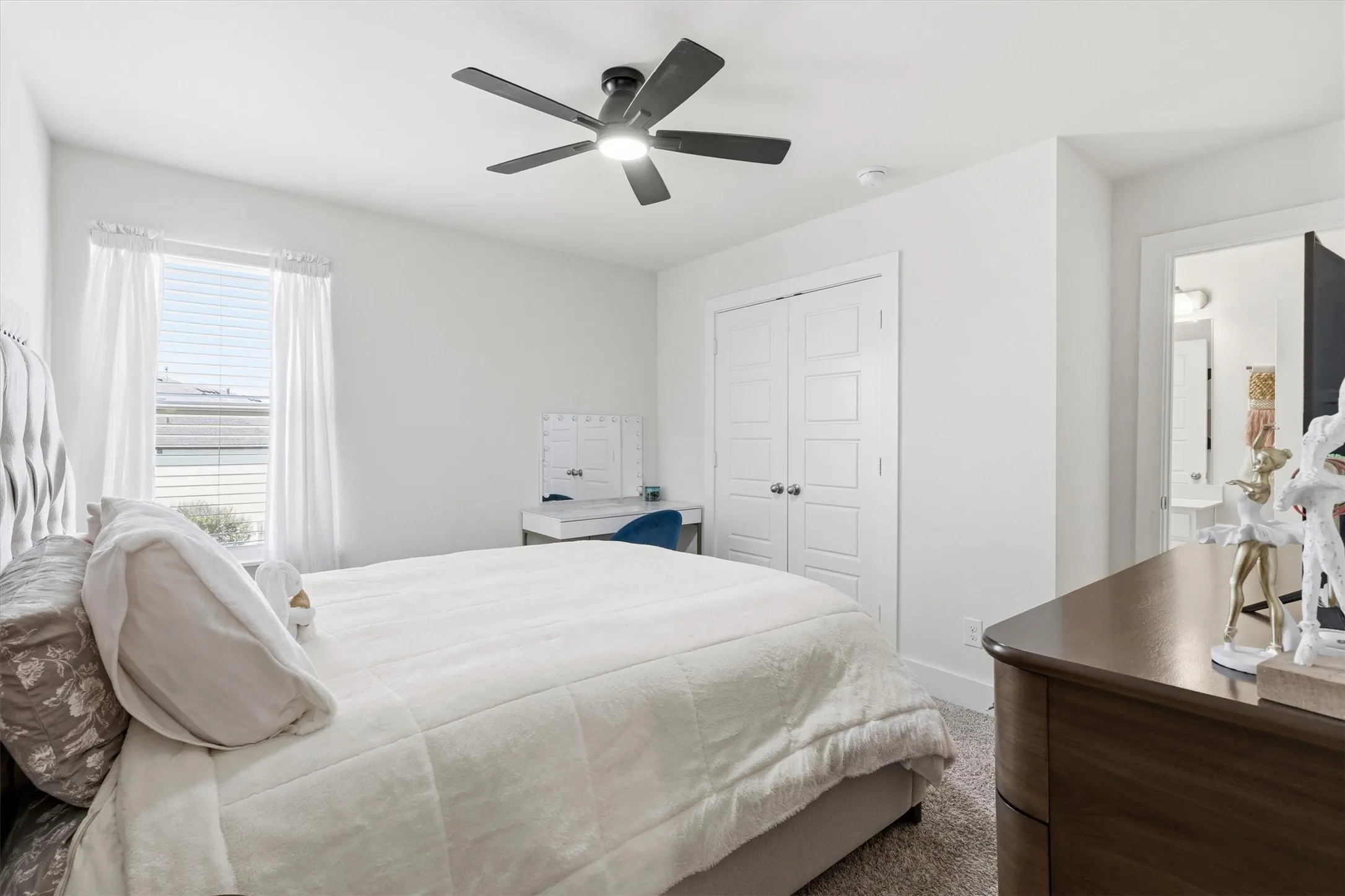 Townhouse For Rent in Tarrant County , 7688 Resting Mews, North Richland Hills, Texas 76182, 3 Bedroom, 3 Bathroom, 2 Garage spaces, 1,497 Sqft, built in 2020, mls#21307612, Real Estate Agent in North Richland Hills, Homes For Rent in Tarrant county, Homes For Rent in North Richland Hills, Realtor in North Richland Hills Texas, Real Estate Brokerage Independent Realty Texas, Luminita Cordes Realtor