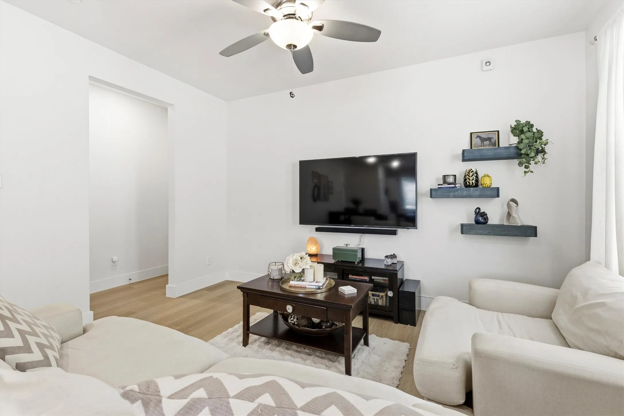 Townhouse For Rent in Tarrant County , 7688 Resting Mews, North Richland Hills, Texas 76182, 3 Bedroom, 3 Bathroom, 2 Garage spaces, 1,497 Sqft, built in 2020, mls#21307612, Real Estate Agent in North Richland Hills, Homes For Rent in Tarrant county, Homes For Rent in North Richland Hills, Realtor in North Richland Hills Texas, Real Estate Brokerage Independent Realty Texas, Luminita Cordes Realtor