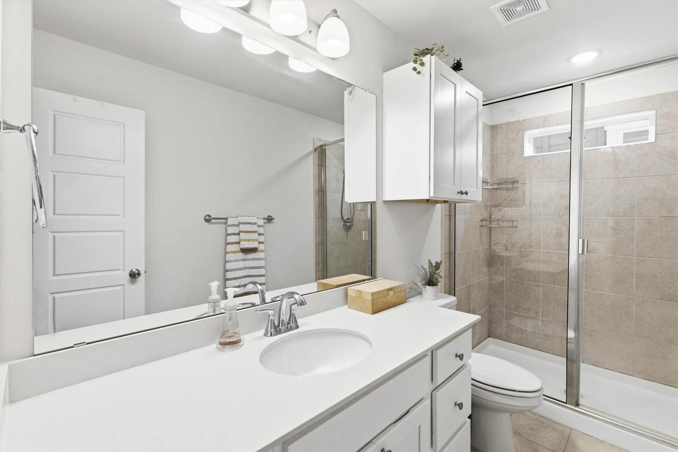 Townhouse For Rent in Tarrant County , 7688 Resting Mews, North Richland Hills, Texas 76182, 3 Bedroom, 3 Bathroom, 2 Garage spaces, 1,497 Sqft, built in 2020, mls#21307612, Real Estate Agent in North Richland Hills, Homes For Rent in Tarrant county, Homes For Rent in North Richland Hills, Realtor in North Richland Hills Texas, Real Estate Brokerage Independent Realty Texas, Luminita Cordes Realtor