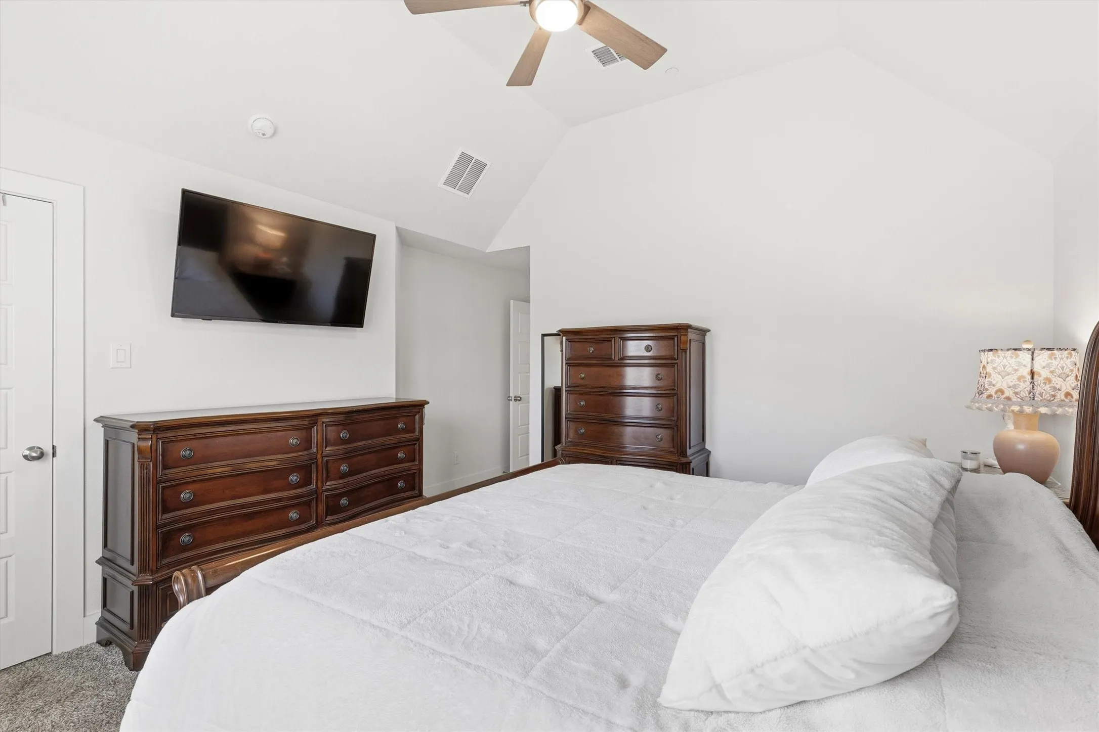 Townhouse For Rent in Tarrant County , 7688 Resting Mews, North Richland Hills, Texas 76182, 3 Bedroom, 3 Bathroom, 2 Garage spaces, 1,497 Sqft, built in 2020, mls#21307612, Real Estate Agent in North Richland Hills, Homes For Rent in Tarrant county, Homes For Rent in North Richland Hills, Realtor in North Richland Hills Texas, Real Estate Brokerage Independent Realty Texas, Luminita Cordes Realtor