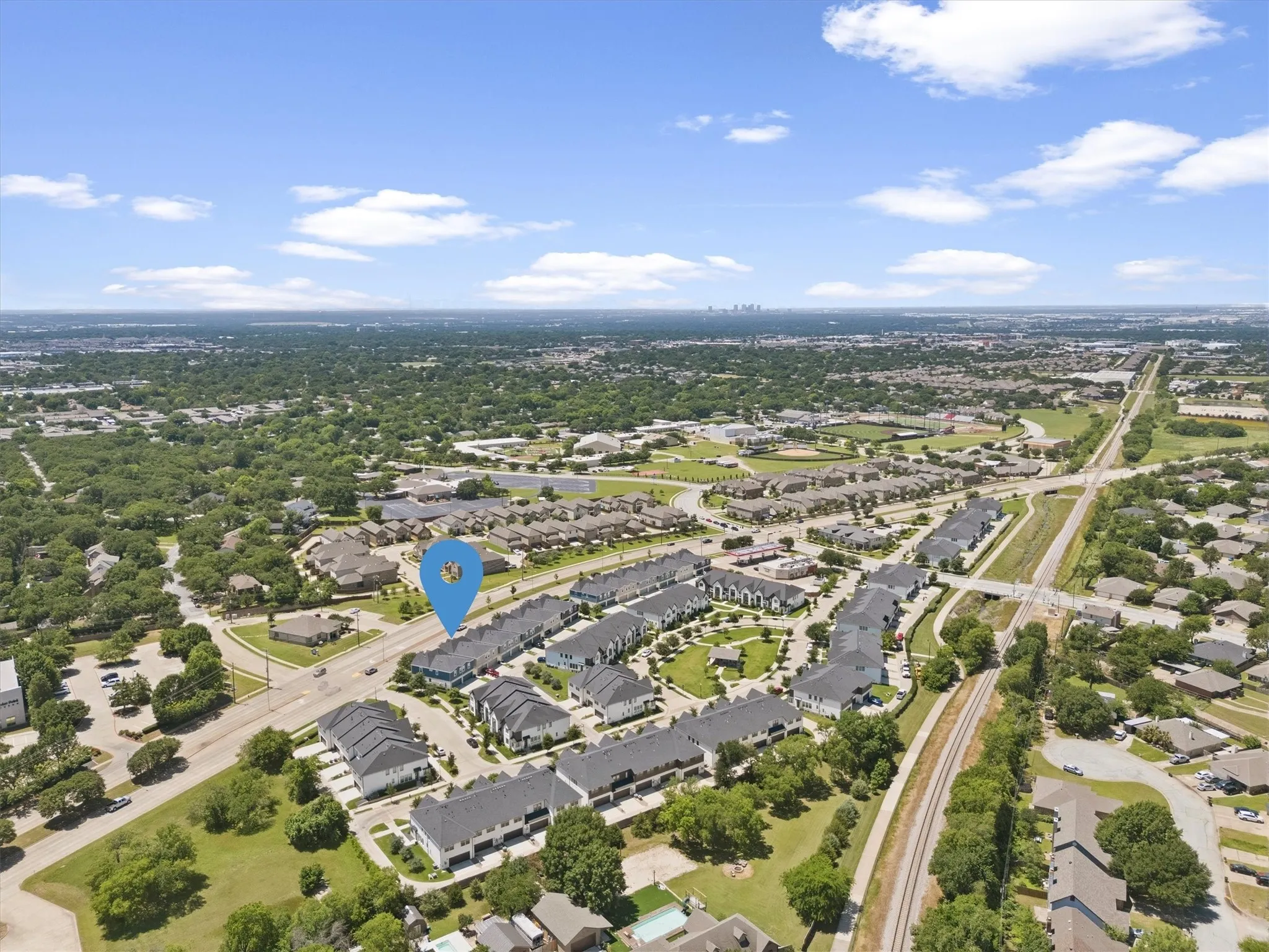 Townhouse For Rent in Tarrant County , 7688 Resting Mews, North Richland Hills, Texas 76182, 3 Bedroom, 3 Bathroom, 2 Garage spaces, 1,497 Sqft, built in 2020, mls#21307612, Real Estate Agent in North Richland Hills, Homes For Rent in Tarrant county, Homes For Rent in North Richland Hills, Realtor in North Richland Hills Texas, Real Estate Brokerage Independent Realty Texas, Luminita Cordes Realtor
