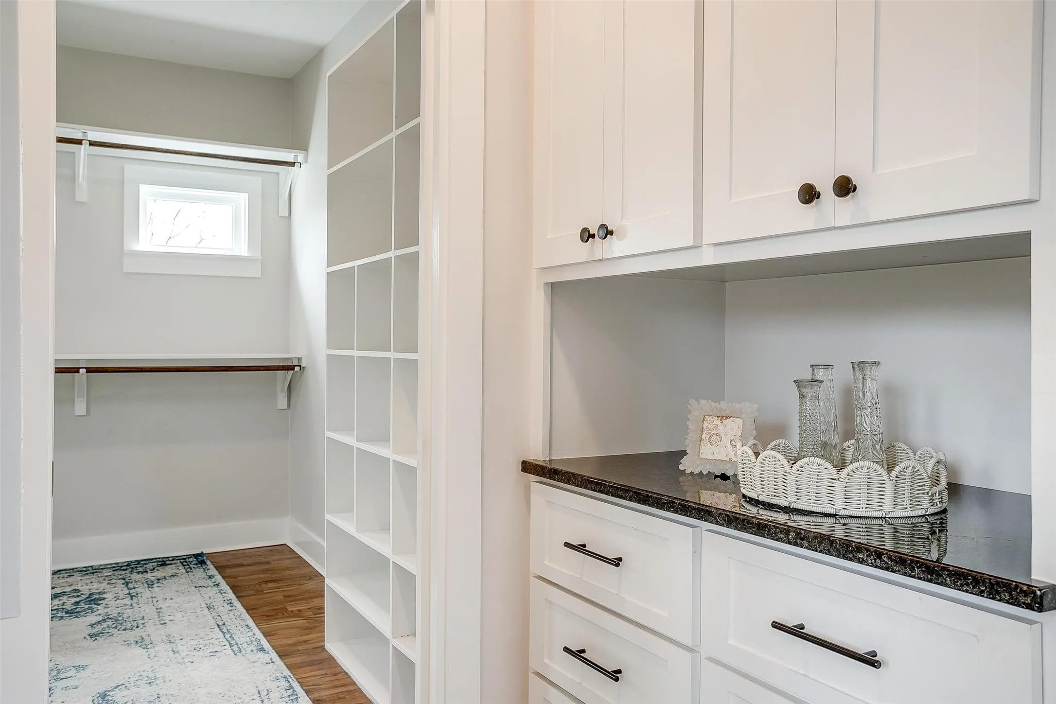 Single Family Residence For Rent in Tarrant County , 1405 S Henderson Street, Fort Worth, Texas 76104, 4 Bedroom, 2 Bathroom, 1 Garage spaces, 1,998 Sqft, built in 1922, mls#21307822, Real Estate Agent in Fort Worth, Homes For Rent in Tarrant county, Homes For Rent in Fort Worth, Realtor in Fort Worth Texas, Real Estate Brokerage Independent Realty Texas, Luminita Cordes Realtor