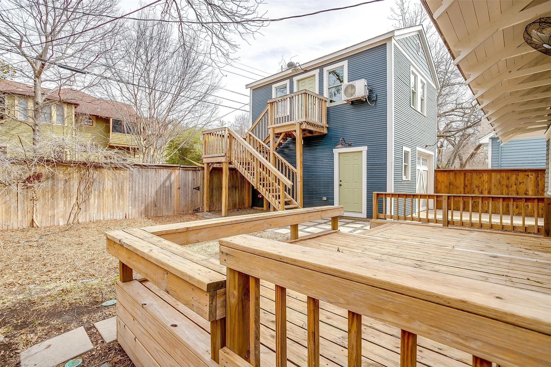Single Family Residence For Rent in Tarrant County , 1405 S Henderson Street, Fort Worth, Texas 76104, 4 Bedroom, 2 Bathroom, 1 Garage spaces, 1,998 Sqft, built in 1922, mls#21307822, Real Estate Agent in Fort Worth, Homes For Rent in Tarrant county, Homes For Rent in Fort Worth, Realtor in Fort Worth Texas, Real Estate Brokerage Independent Realty Texas, Luminita Cordes Realtor