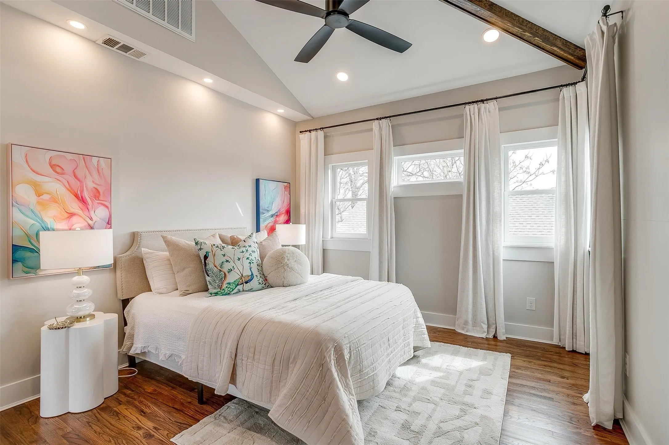 Single Family Residence For Rent in Tarrant County , 1405 S Henderson Street, Fort Worth, Texas 76104, 4 Bedroom, 2 Bathroom, 1 Garage spaces, 1,998 Sqft, built in 1922, mls#21307822, Real Estate Agent in Fort Worth, Homes For Rent in Tarrant county, Homes For Rent in Fort Worth, Realtor in Fort Worth Texas, Real Estate Brokerage Independent Realty Texas, Luminita Cordes Realtor