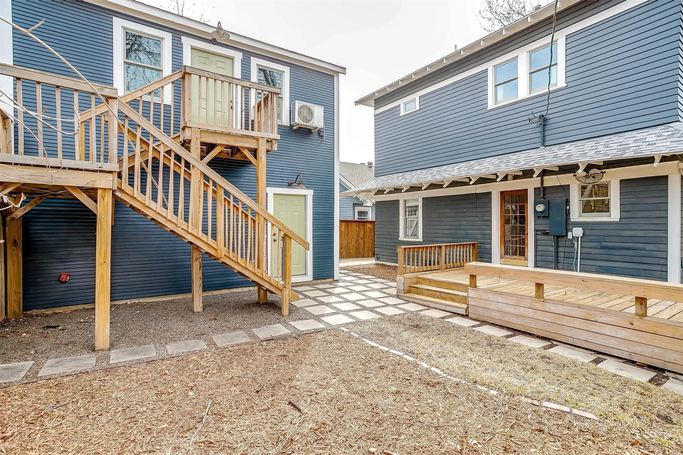 Single Family Residence For Rent in Tarrant County , 1405 S Henderson Street, Fort Worth, Texas 76104, 4 Bedroom, 2 Bathroom, 1 Garage spaces, 1,998 Sqft, built in 1922, mls#21307822, Real Estate Agent in Fort Worth, Homes For Rent in Tarrant county, Homes For Rent in Fort Worth, Realtor in Fort Worth Texas, Real Estate Brokerage Independent Realty Texas, Luminita Cordes Realtor