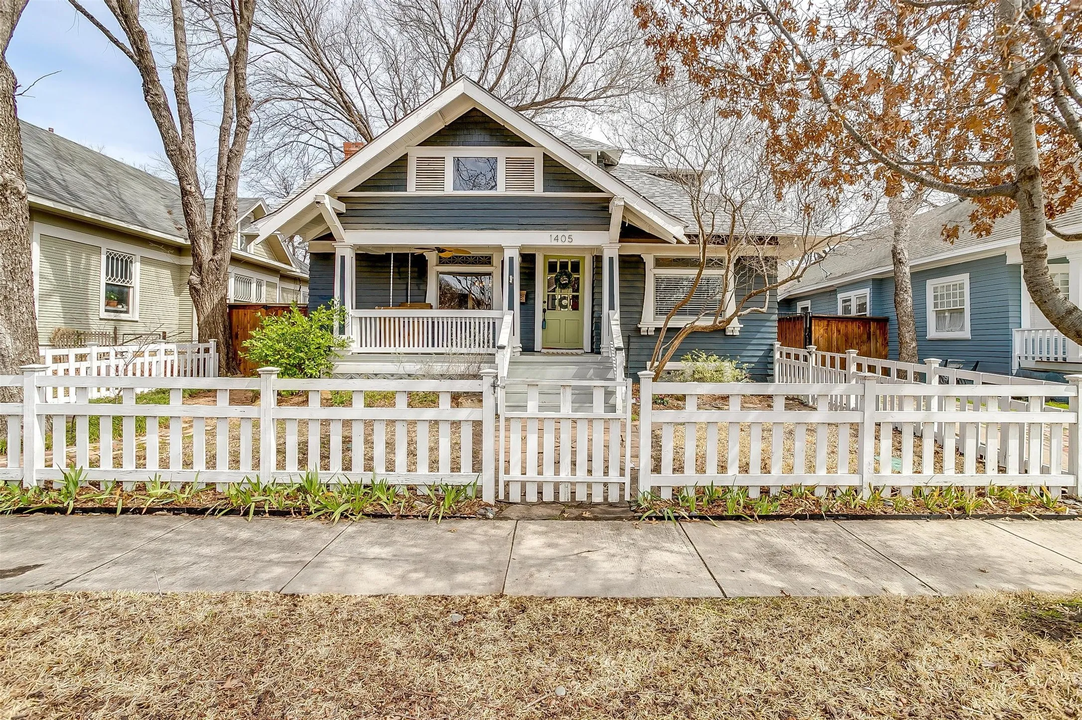 Single Family Residence For Rent in Tarrant County , 1405 S Henderson Street, Fort Worth, Texas 76104, 4 Bedroom, 2 Bathroom, 1 Garage spaces, 1,998 Sqft, built in 1922, mls#21307822, Real Estate Agent in Fort Worth, Homes For Rent in Tarrant county, Homes For Rent in Fort Worth, Realtor in Fort Worth Texas, Real Estate Brokerage Independent Realty Texas, Luminita Cordes Realtor
