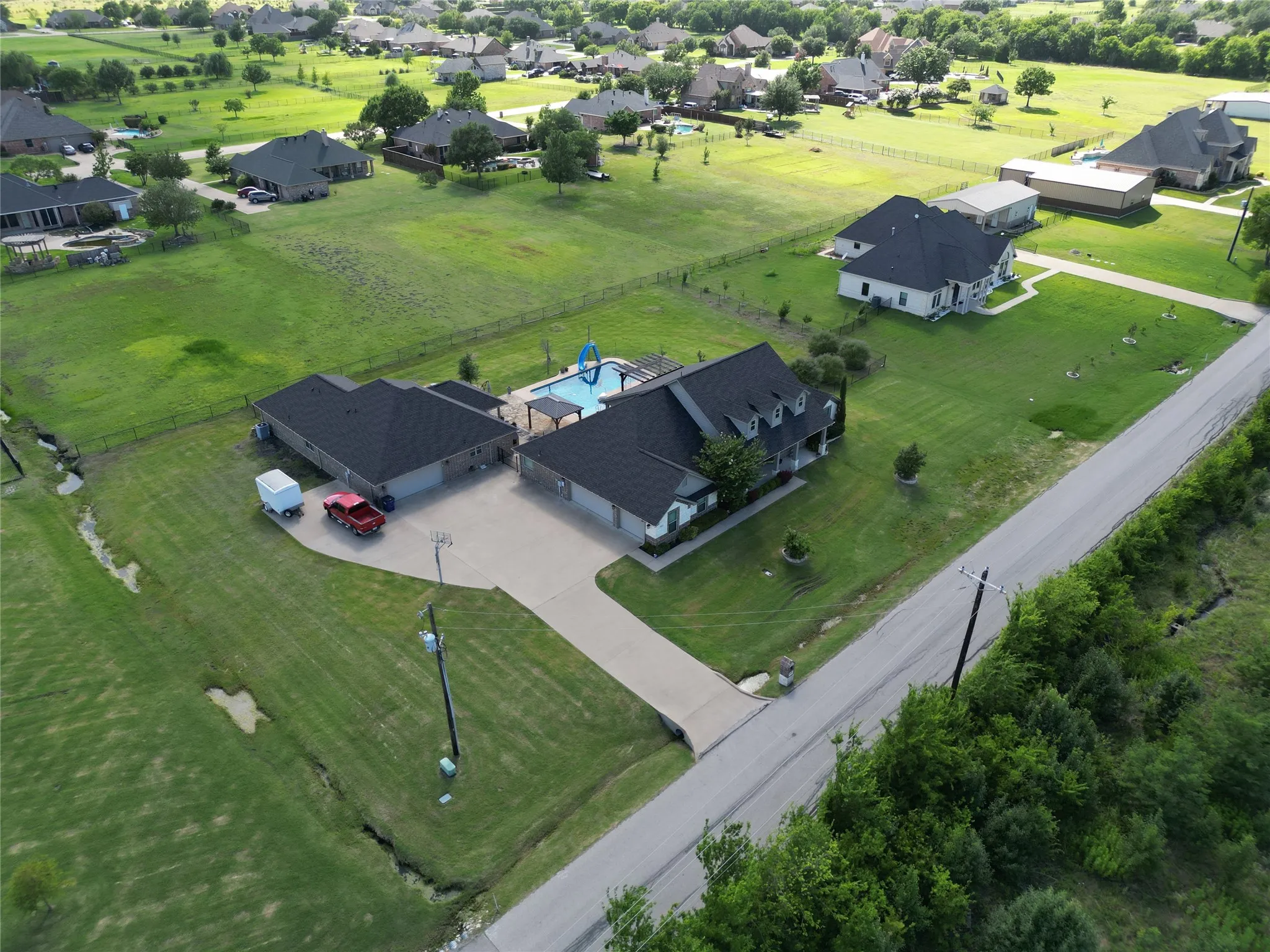 Single Family Residence For Sale in Kaufman County , 10657 County Road 213, Forney, Texas 75126, 6 Bedroom, 5 Bathroom, 5 Garage spaces, 4,247 Sqft, built in 2017, mls#21306934, Real Estate Agent in Forney, Homes For Sale in Kaufman county, Homes For Sale in Forney, Realtor in Forney Texas, Real Estate Brokerage Independent Realty Texas, Luminita Cordes Realtor