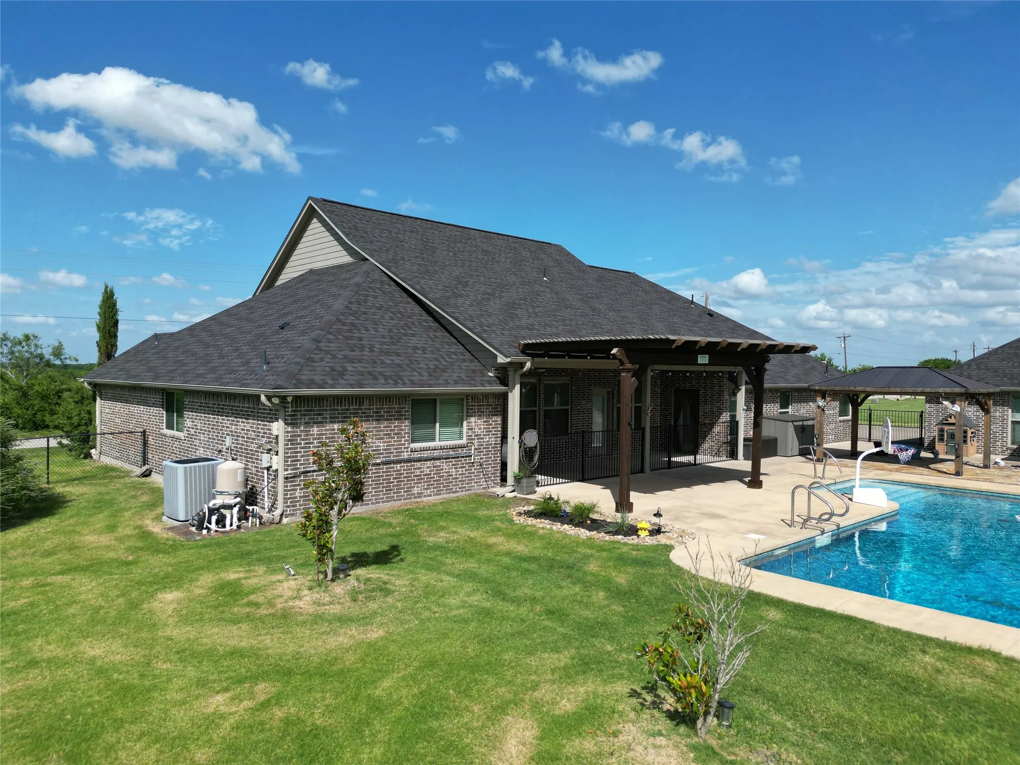 Single Family Residence For Sale in Kaufman County , 10657 County Road 213, Forney, Texas 75126, 6 Bedroom, 5 Bathroom, 5 Garage spaces, 4,247 Sqft, built in 2017, mls#21306934, Real Estate Agent in Forney, Homes For Sale in Kaufman county, Homes For Sale in Forney, Realtor in Forney Texas, Real Estate Brokerage Independent Realty Texas, Luminita Cordes Realtor