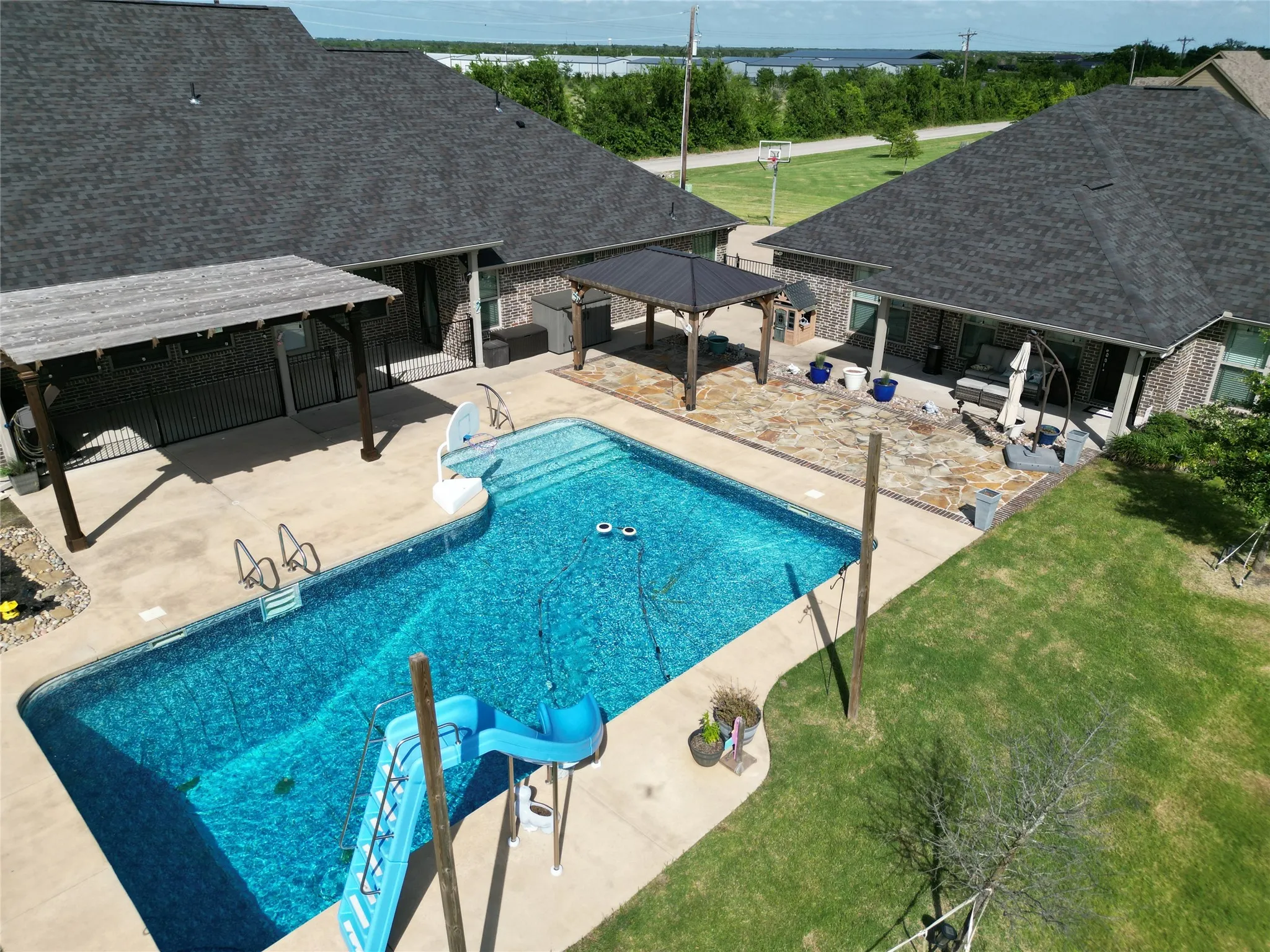 Single Family Residence For Sale in Kaufman County , 10657 County Road 213, Forney, Texas 75126, 6 Bedroom, 5 Bathroom, 5 Garage spaces, 4,247 Sqft, built in 2017, mls#21306934, Real Estate Agent in Forney, Homes For Sale in Kaufman county, Homes For Sale in Forney, Realtor in Forney Texas, Real Estate Brokerage Independent Realty Texas, Luminita Cordes Realtor