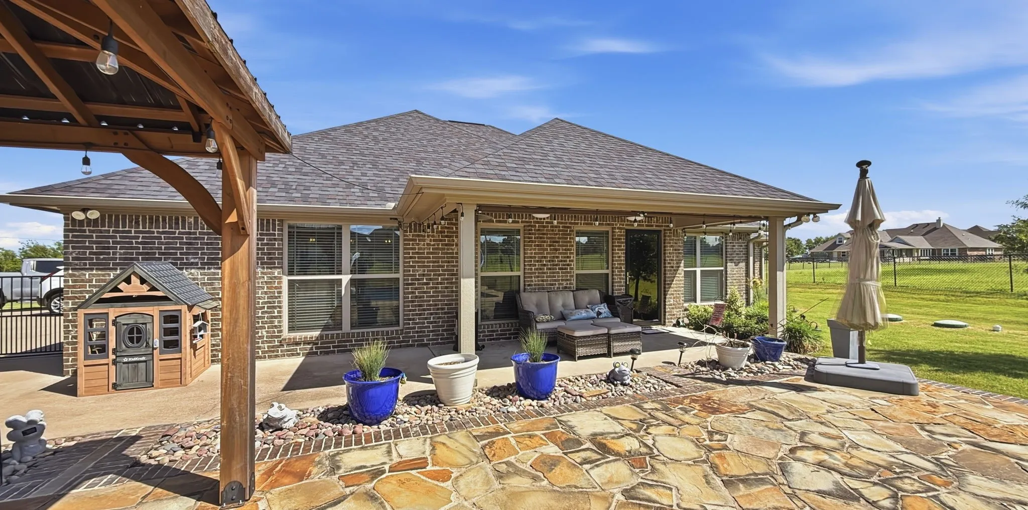 Single Family Residence For Sale in Kaufman County , 10657 County Road 213, Forney, Texas 75126, 6 Bedroom, 5 Bathroom, 5 Garage spaces, 4,247 Sqft, built in 2017, mls#21306934, Real Estate Agent in Forney, Homes For Sale in Kaufman county, Homes For Sale in Forney, Realtor in Forney Texas, Real Estate Brokerage Independent Realty Texas, Luminita Cordes Realtor