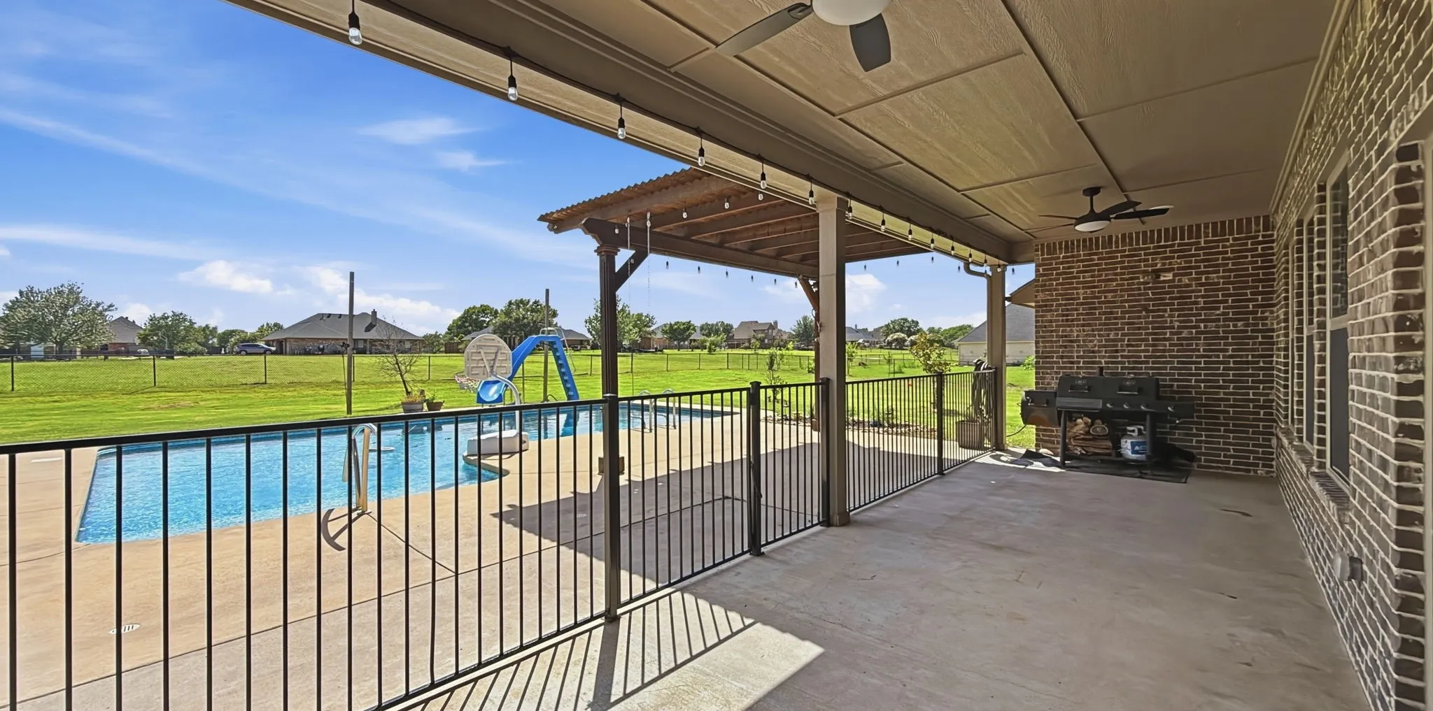 Single Family Residence For Sale in Kaufman County , 10657 County Road 213, Forney, Texas 75126, 6 Bedroom, 5 Bathroom, 5 Garage spaces, 4,247 Sqft, built in 2017, mls#21306934, Real Estate Agent in Forney, Homes For Sale in Kaufman county, Homes For Sale in Forney, Realtor in Forney Texas, Real Estate Brokerage Independent Realty Texas, Luminita Cordes Realtor