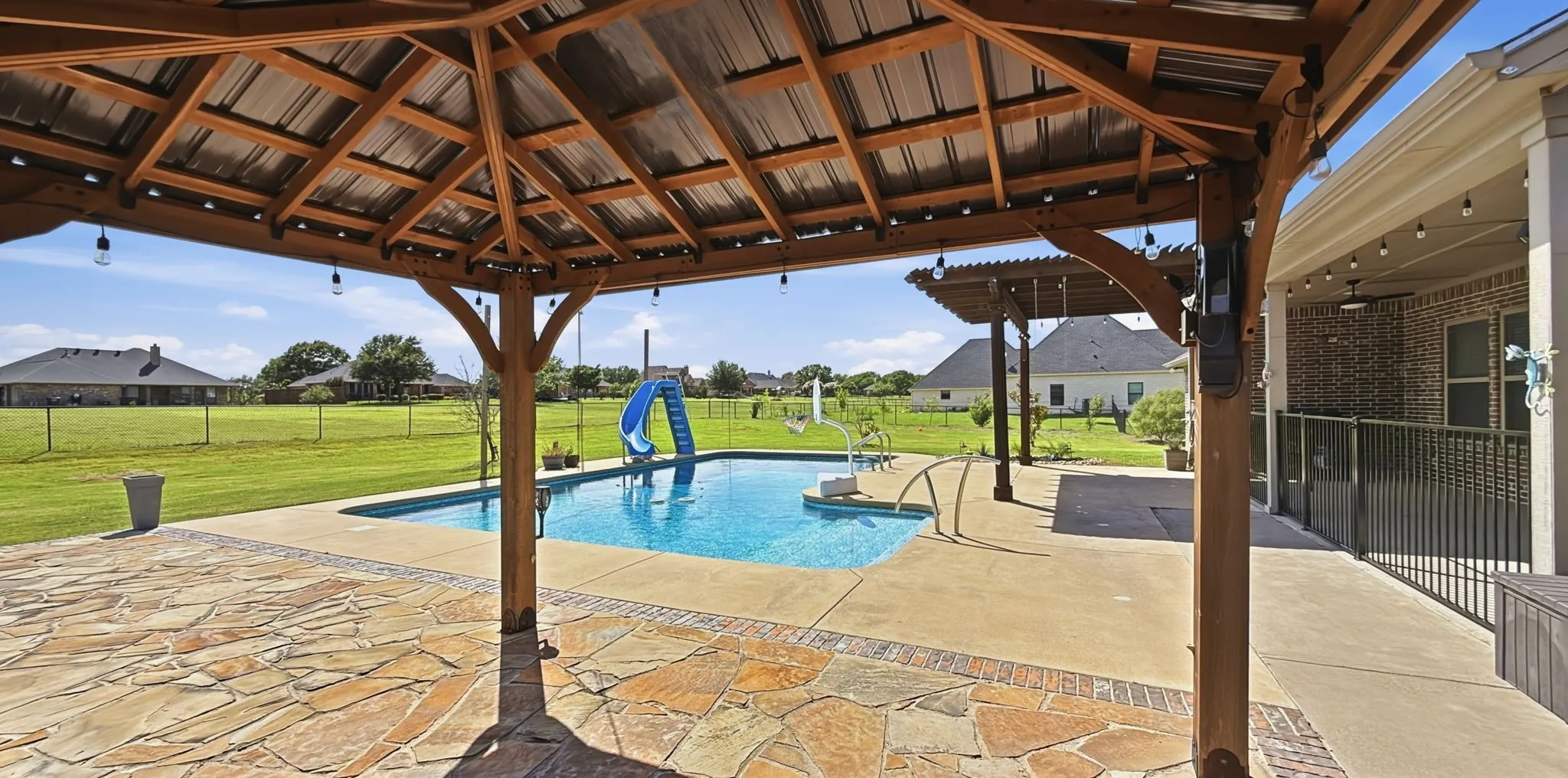 Single Family Residence For Sale in Kaufman County , 10657 County Road 213, Forney, Texas 75126, 6 Bedroom, 5 Bathroom, 5 Garage spaces, 4,247 Sqft, built in 2017, mls#21306934, Real Estate Agent in Forney, Homes For Sale in Kaufman county, Homes For Sale in Forney, Realtor in Forney Texas, Real Estate Brokerage Independent Realty Texas, Luminita Cordes Realtor