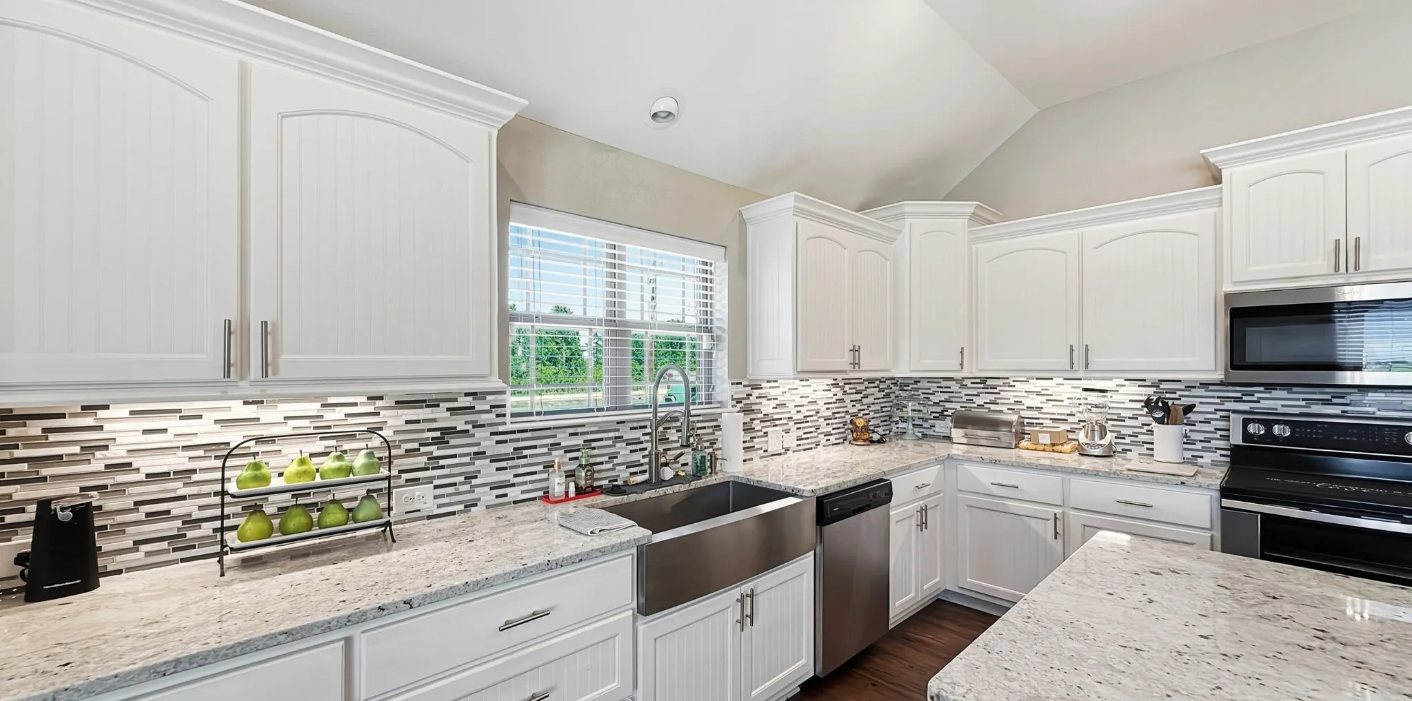Single Family Residence For Sale in Kaufman County , 10657 County Road 213, Forney, Texas 75126, 6 Bedroom, 5 Bathroom, 5 Garage spaces, 4,247 Sqft, built in 2017, mls#21306934, Real Estate Agent in Forney, Homes For Sale in Kaufman county, Homes For Sale in Forney, Realtor in Forney Texas, Real Estate Brokerage Independent Realty Texas, Luminita Cordes Realtor