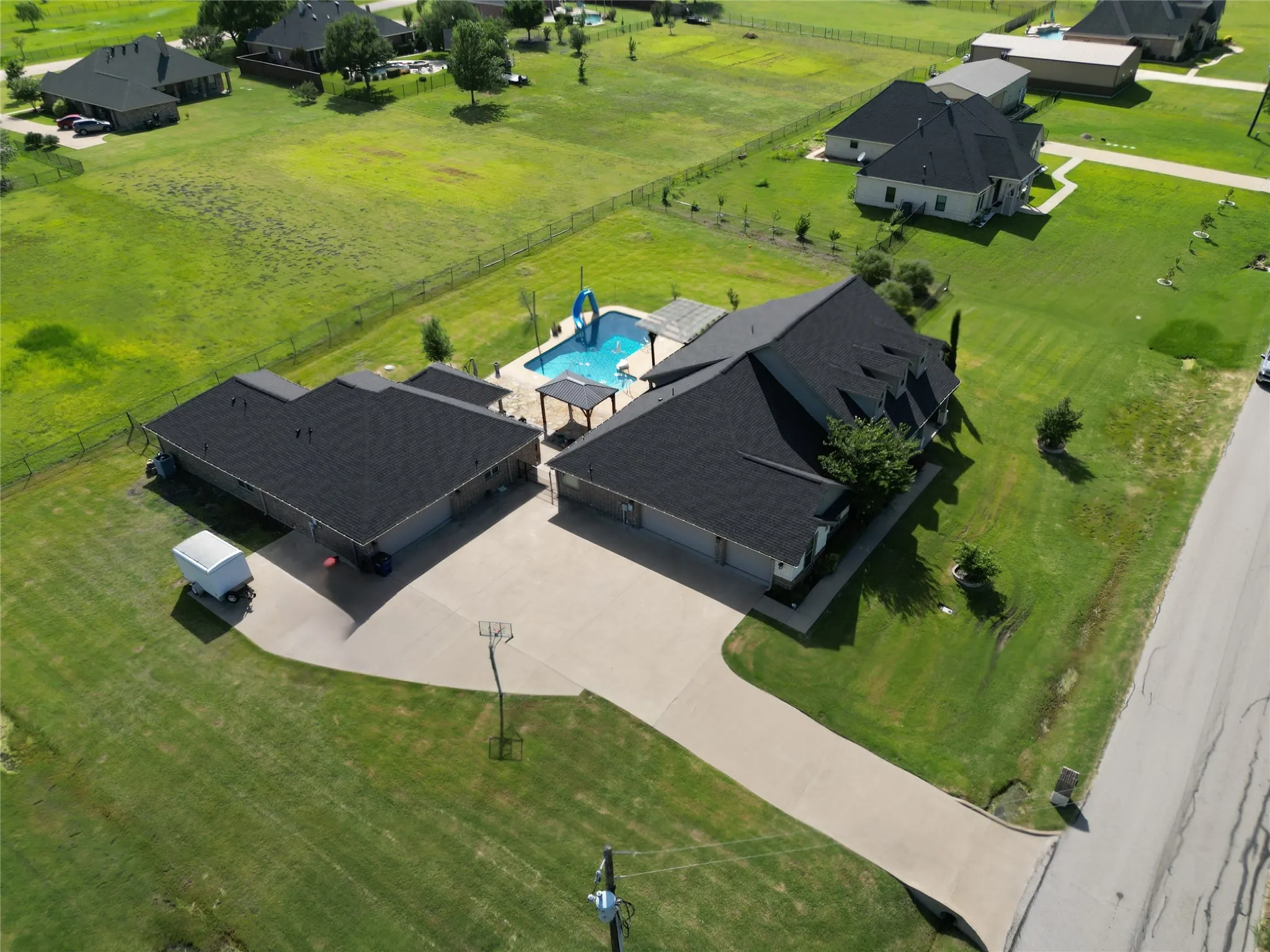 Single Family Residence For Sale in Kaufman County , 10657 County Road 213, Forney, Texas 75126, 6 Bedroom, 5 Bathroom, 5 Garage spaces, 4,247 Sqft, built in 2017, mls#21306934, Real Estate Agent in Forney, Homes For Sale in Kaufman county, Homes For Sale in Forney, Realtor in Forney Texas, Real Estate Brokerage Independent Realty Texas, Luminita Cordes Realtor