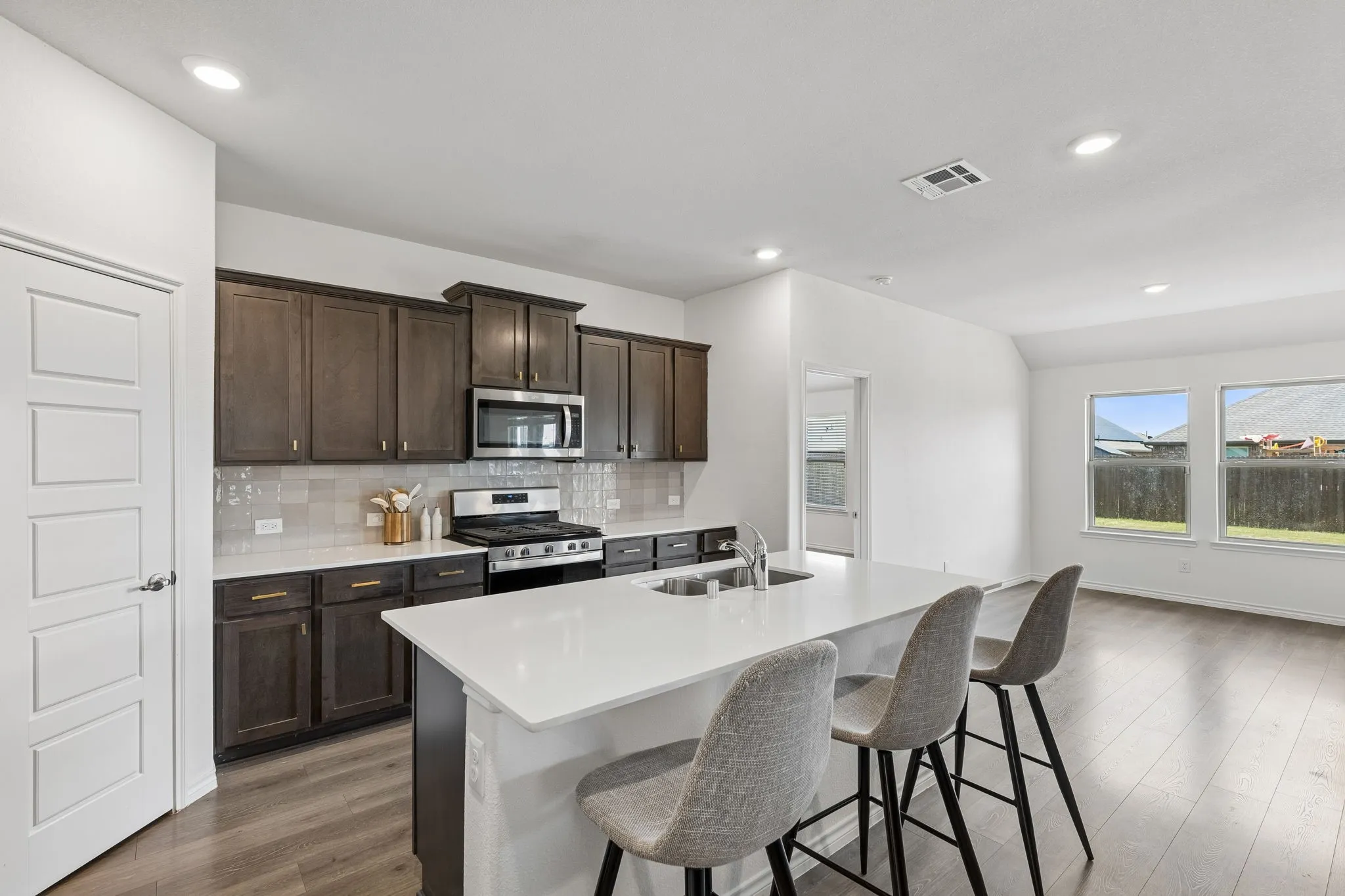 Single Family Residence For Rent in Hunt County , 230 Mockingbird Way, Caddo Mills, Texas 75135, 4 Bedroom, 2 Bathroom, 2 Garage spaces, 1,801 Sqft, built in 2022, mls#21279342, Real Estate Agent in Caddo Mills, Homes For Rent in Hunt county, Homes For Rent in Caddo Mills, Realtor in Caddo Mills Texas, Real Estate Brokerage Independent Realty Texas, Luminita Cordes Realtor