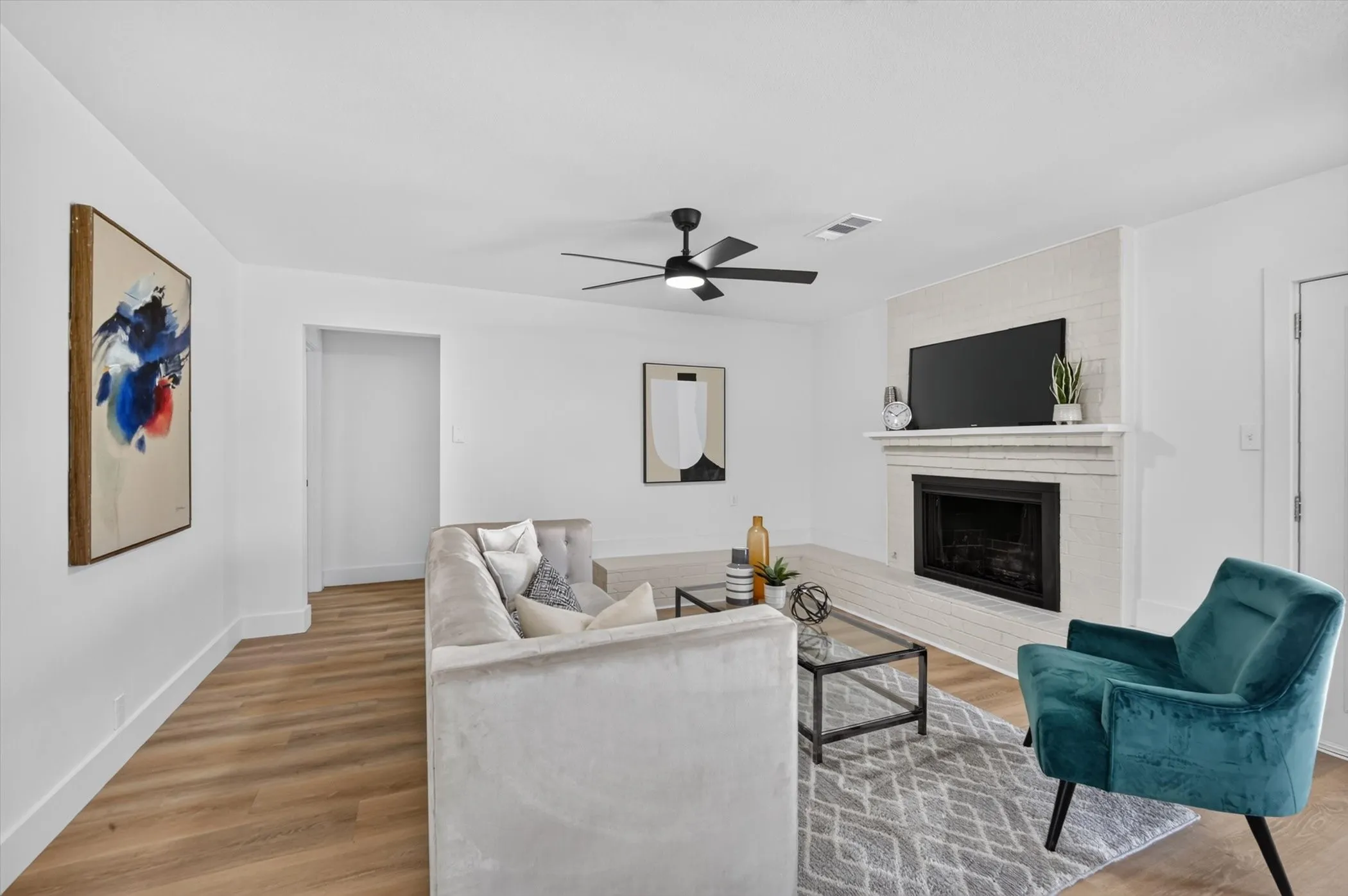 Single Family Residence For Sale in Grayson County , 372 Tooley Street, Van Alstyne, Texas 75495, 4 Bedrooms, 3 Bathrooms, Garage spaces, 2,077 Sqft, built in 1965, Price $300,000, mls#21307179, Real Estate Agent in Van Alstyne, Homes For Sale in Grayson county, Homes For Sale in Van Alstyne, Realtor in Van Alstyne Texas, Real Estate Brokerage Independent Realty Texas, Luminita Cordes Realtor