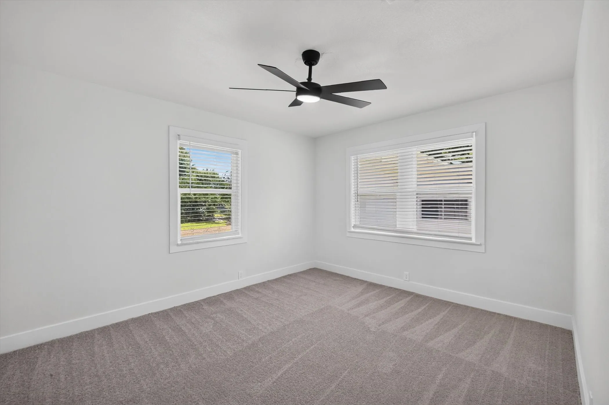 Single Family Residence For Sale in Grayson County , 372 Tooley Street, Van Alstyne, Texas 75495, 4 Bedrooms, 3 Bathrooms, Garage spaces, 2,077 Sqft, built in 1965, Price $300,000, mls#21307179, Real Estate Agent in Van Alstyne, Homes For Sale in Grayson county, Homes For Sale in Van Alstyne, Realtor in Van Alstyne Texas, Real Estate Brokerage Independent Realty Texas, Luminita Cordes Realtor