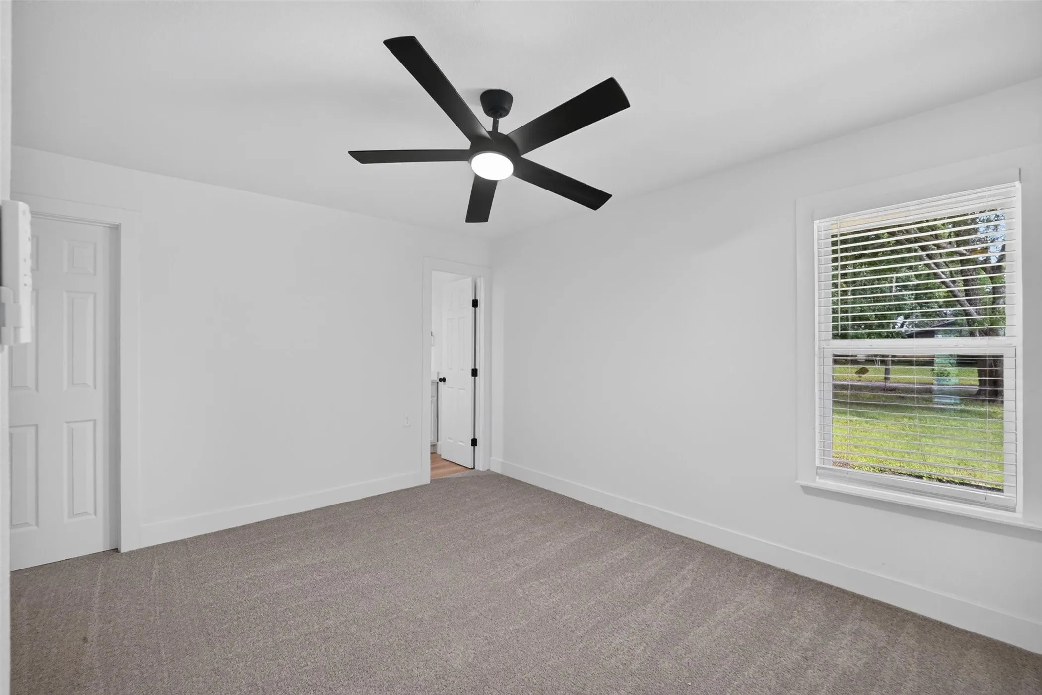 Single Family Residence For Sale in Grayson County , 372 Tooley Street, Van Alstyne, Texas 75495, 4 Bedrooms, 3 Bathrooms, Garage spaces, 2,077 Sqft, built in 1965, Price $300,000, mls#21307179, Real Estate Agent in Van Alstyne, Homes For Sale in Grayson county, Homes For Sale in Van Alstyne, Realtor in Van Alstyne Texas, Real Estate Brokerage Independent Realty Texas, Luminita Cordes Realtor