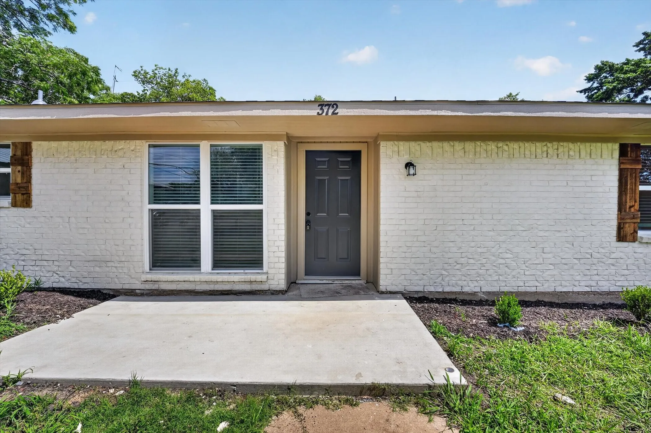 Single Family Residence For Sale in Grayson County , 372 Tooley Street, Van Alstyne, Texas 75495, 4 Bedrooms, 3 Bathrooms, Garage spaces, 2,077 Sqft, built in 1965, Price $300,000, mls#21307179, Real Estate Agent in Van Alstyne, Homes For Sale in Grayson county, Homes For Sale in Van Alstyne, Realtor in Van Alstyne Texas, Real Estate Brokerage Independent Realty Texas, Luminita Cordes Realtor