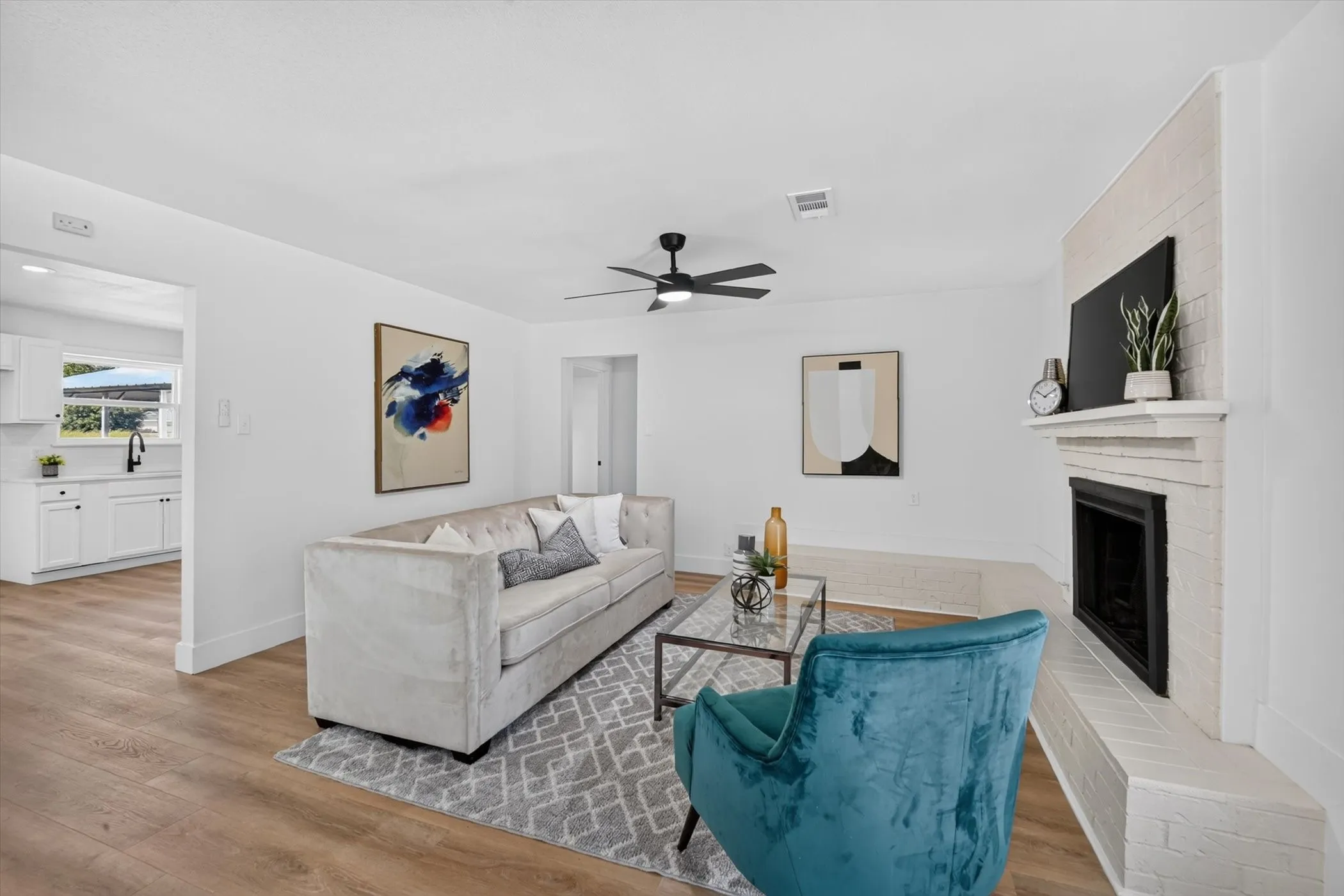 Single Family Residence For Sale in Grayson County , 372 Tooley Street, Van Alstyne, Texas 75495, 4 Bedrooms, 3 Bathrooms, Garage spaces, 2,077 Sqft, built in 1965, Price $300,000, mls#21307179, Real Estate Agent in Van Alstyne, Homes For Sale in Grayson county, Homes For Sale in Van Alstyne, Realtor in Van Alstyne Texas, Real Estate Brokerage Independent Realty Texas, Luminita Cordes Realtor
