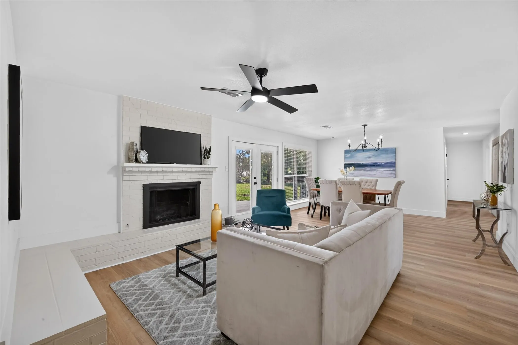 Single Family Residence For Sale in Grayson County , 372 Tooley Street, Van Alstyne, Texas 75495, 4 Bedrooms, 3 Bathrooms, Garage spaces, 2,077 Sqft, built in 1965, Price $300,000, mls#21307179, Real Estate Agent in Van Alstyne, Homes For Sale in Grayson county, Homes For Sale in Van Alstyne, Realtor in Van Alstyne Texas, Real Estate Brokerage Independent Realty Texas, Luminita Cordes Realtor